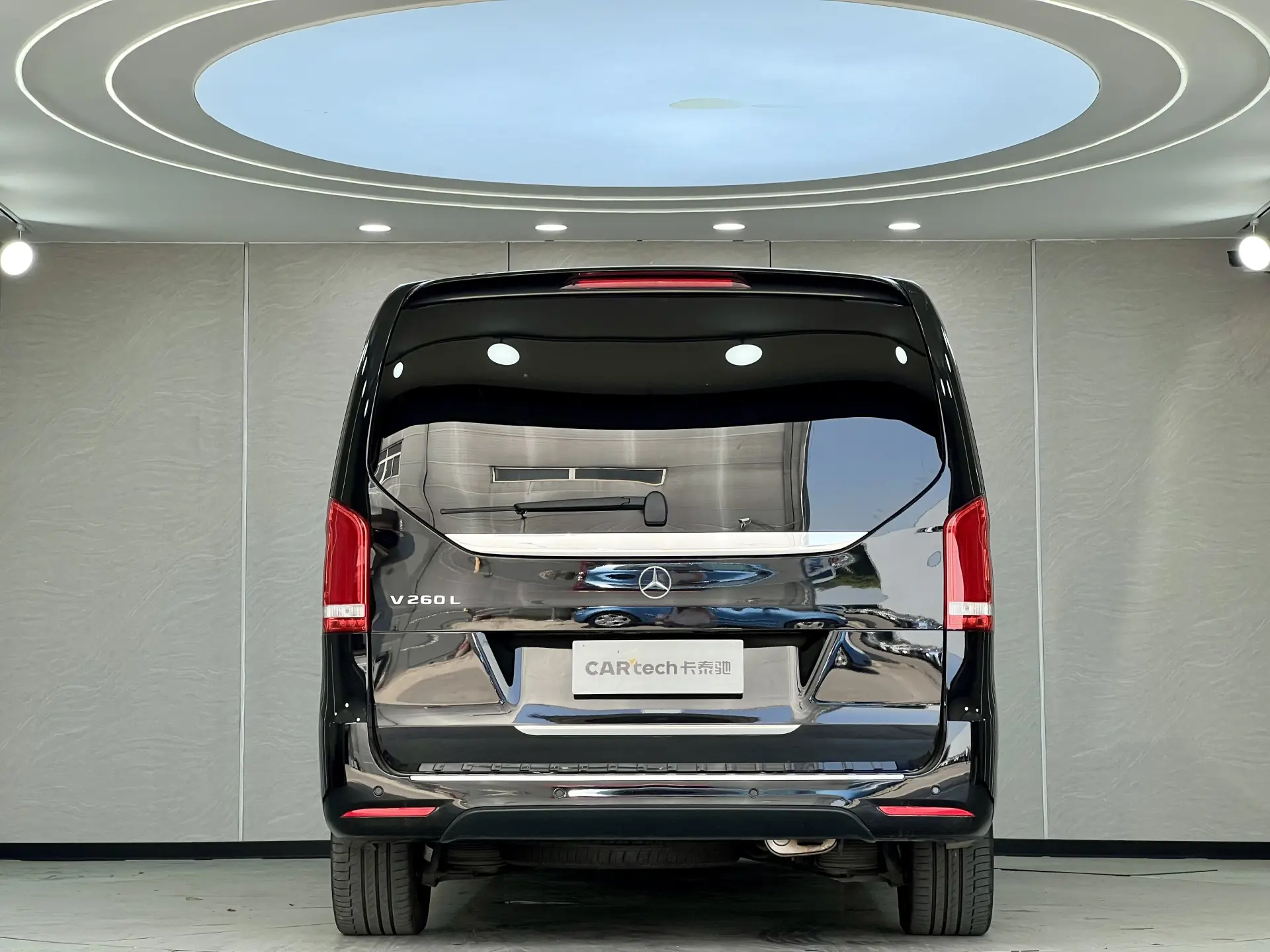 Mercedes-Benz V, 2023 3