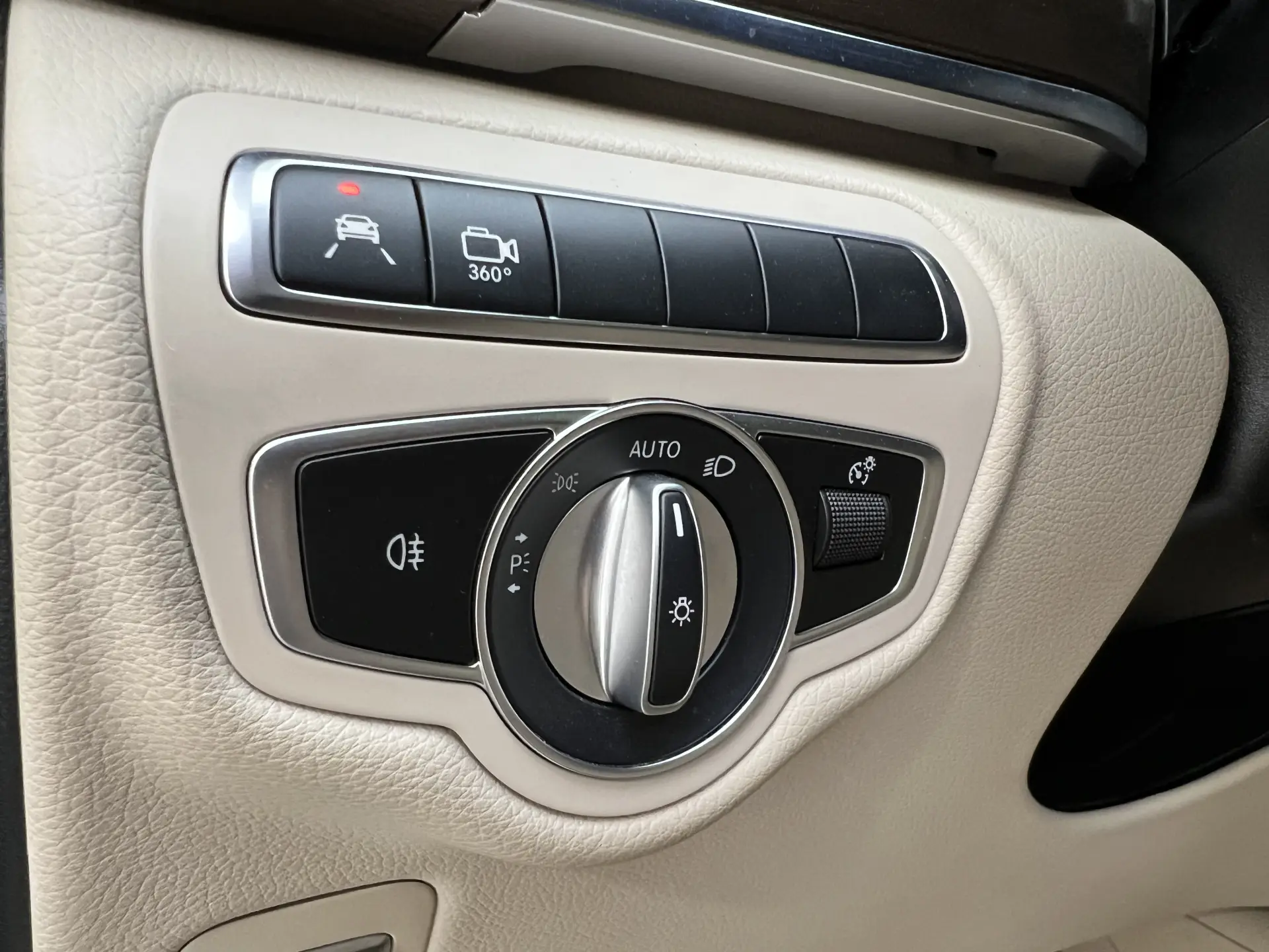 Mercedes-Benz V, 2023 9