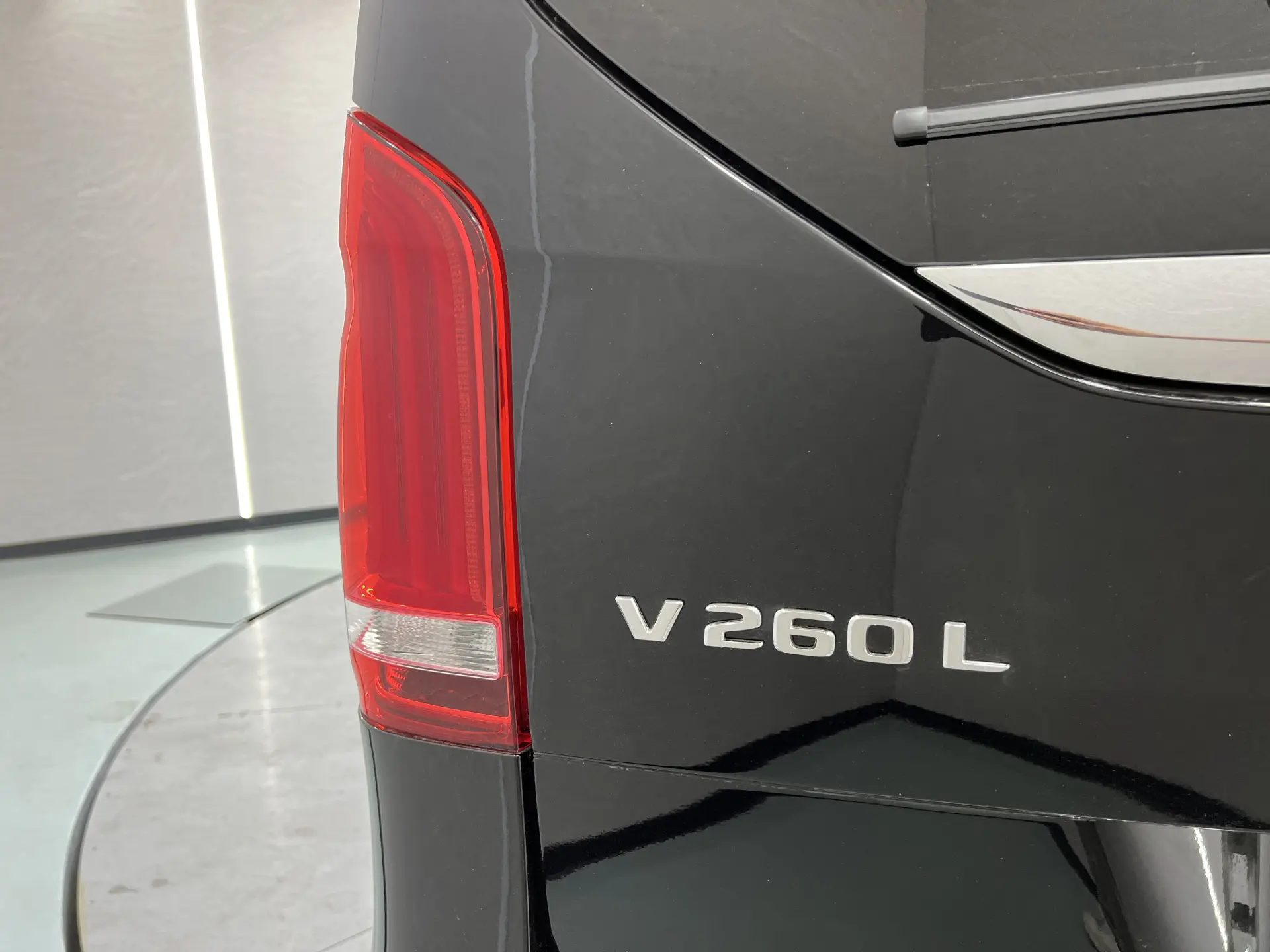 Mercedes-Benz V, 2023 7