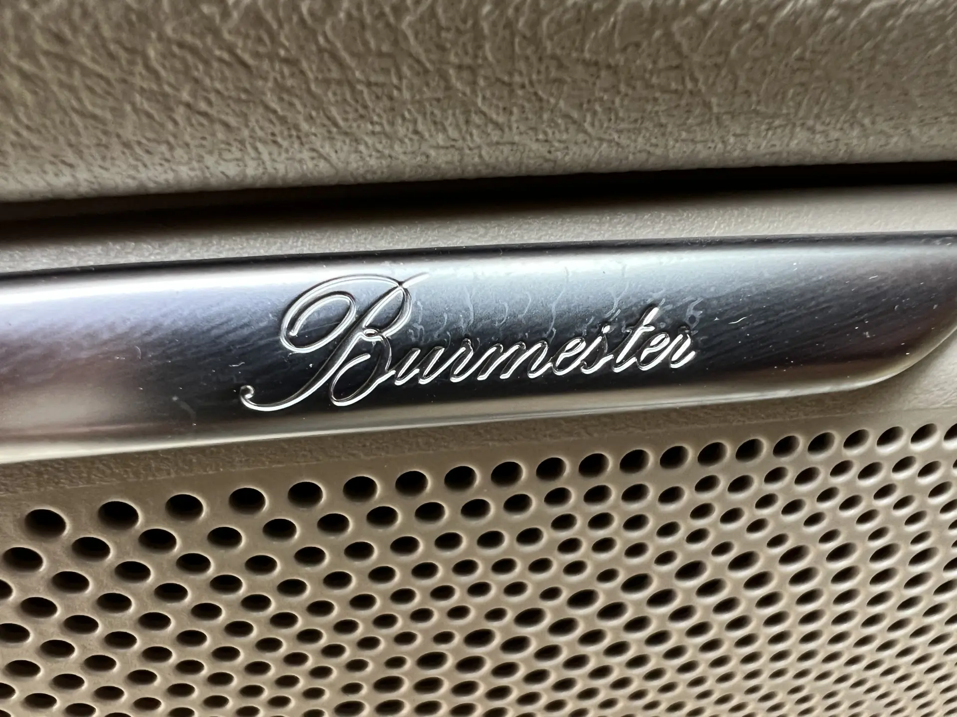 Mercedes-Benz V, 2023 10