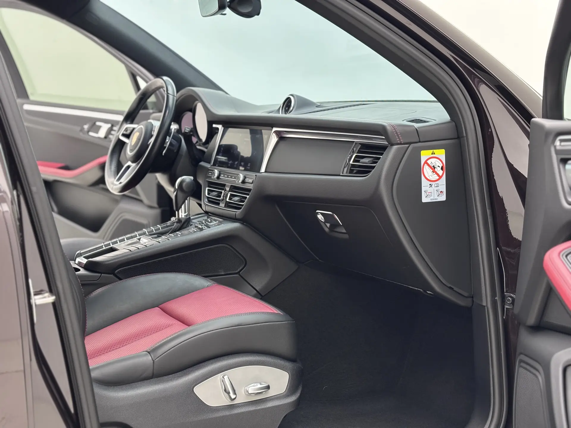 Porsche Macan, 2022 9