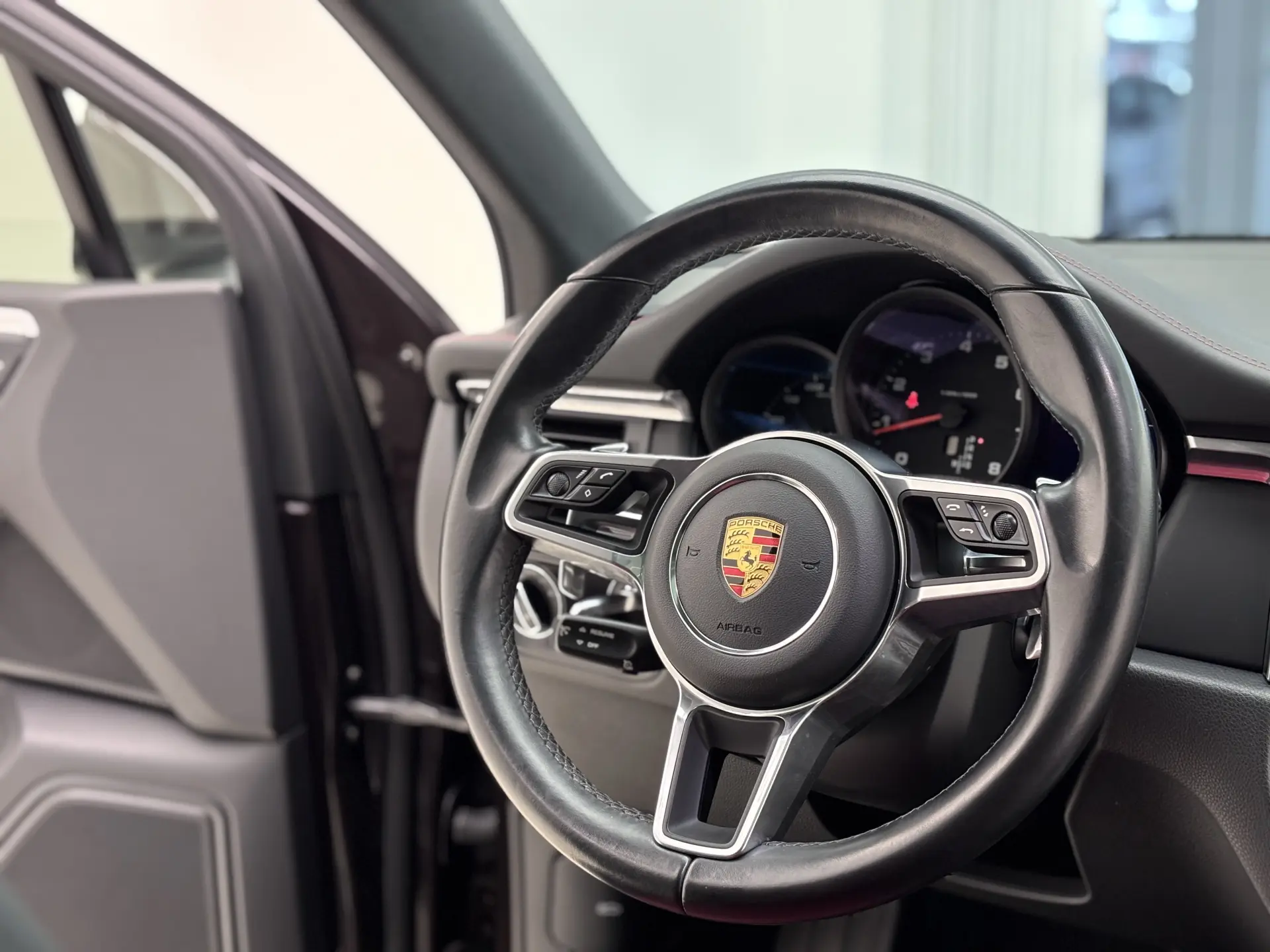 Porsche Macan, 2022 все фото