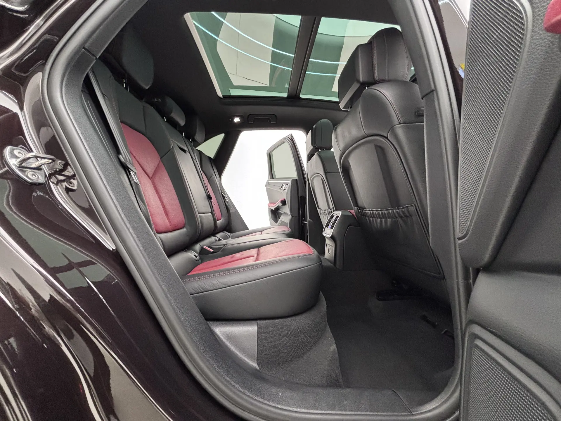 Porsche Macan, 2022 10