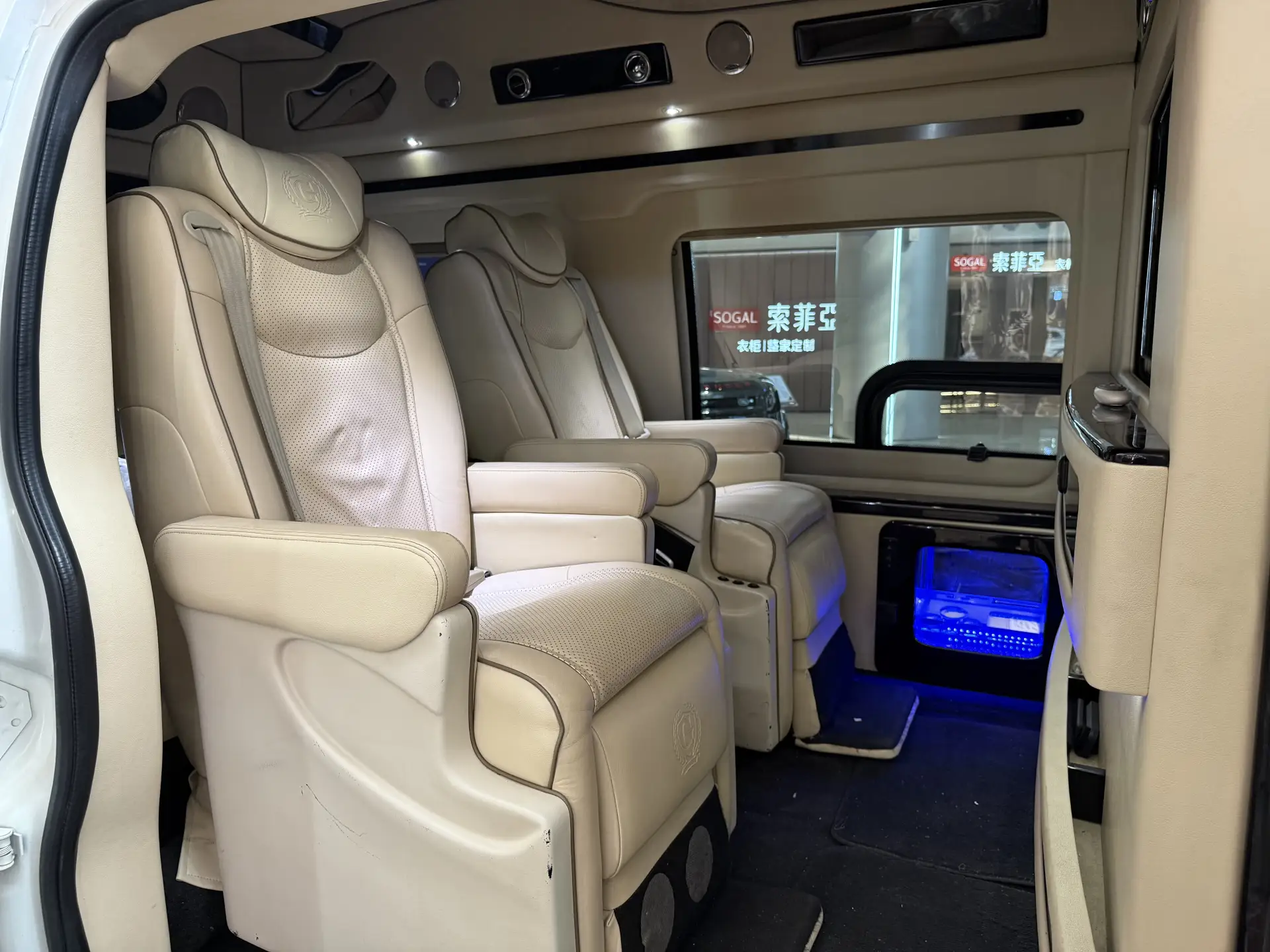 GMC SAVANA, 2013 8