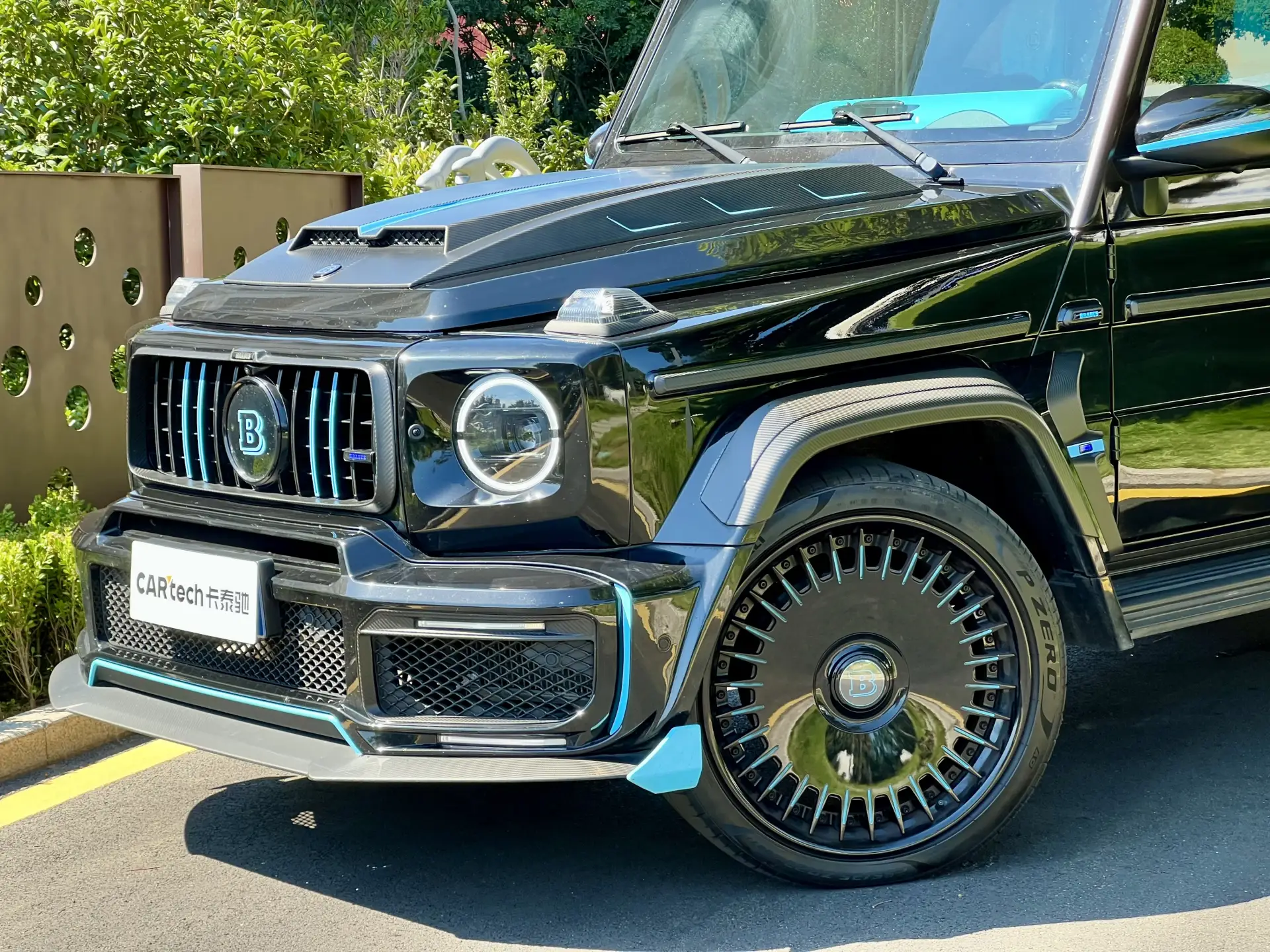 Mercedes-Benz G 63