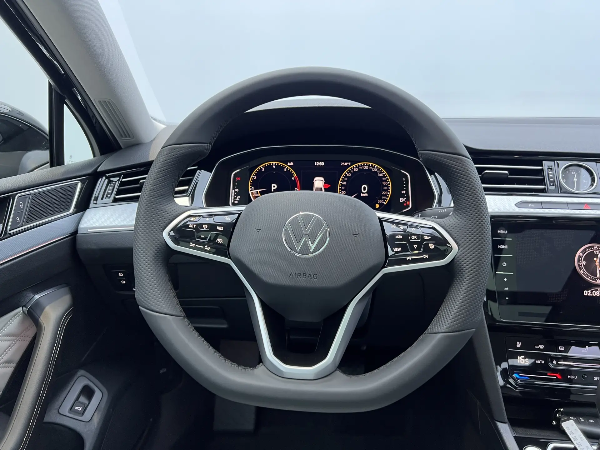 Volkswagen Magotan, 2025 12