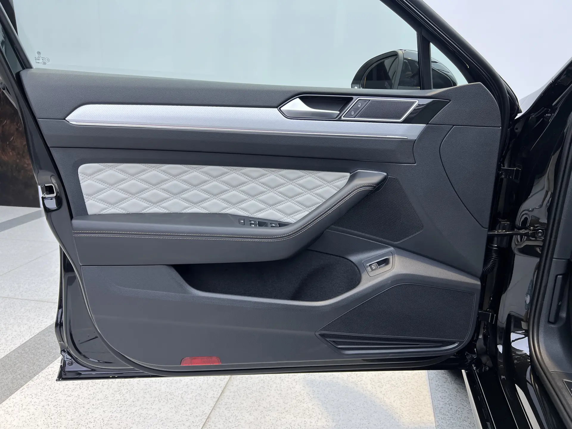 Volkswagen Magotan, 2025 8