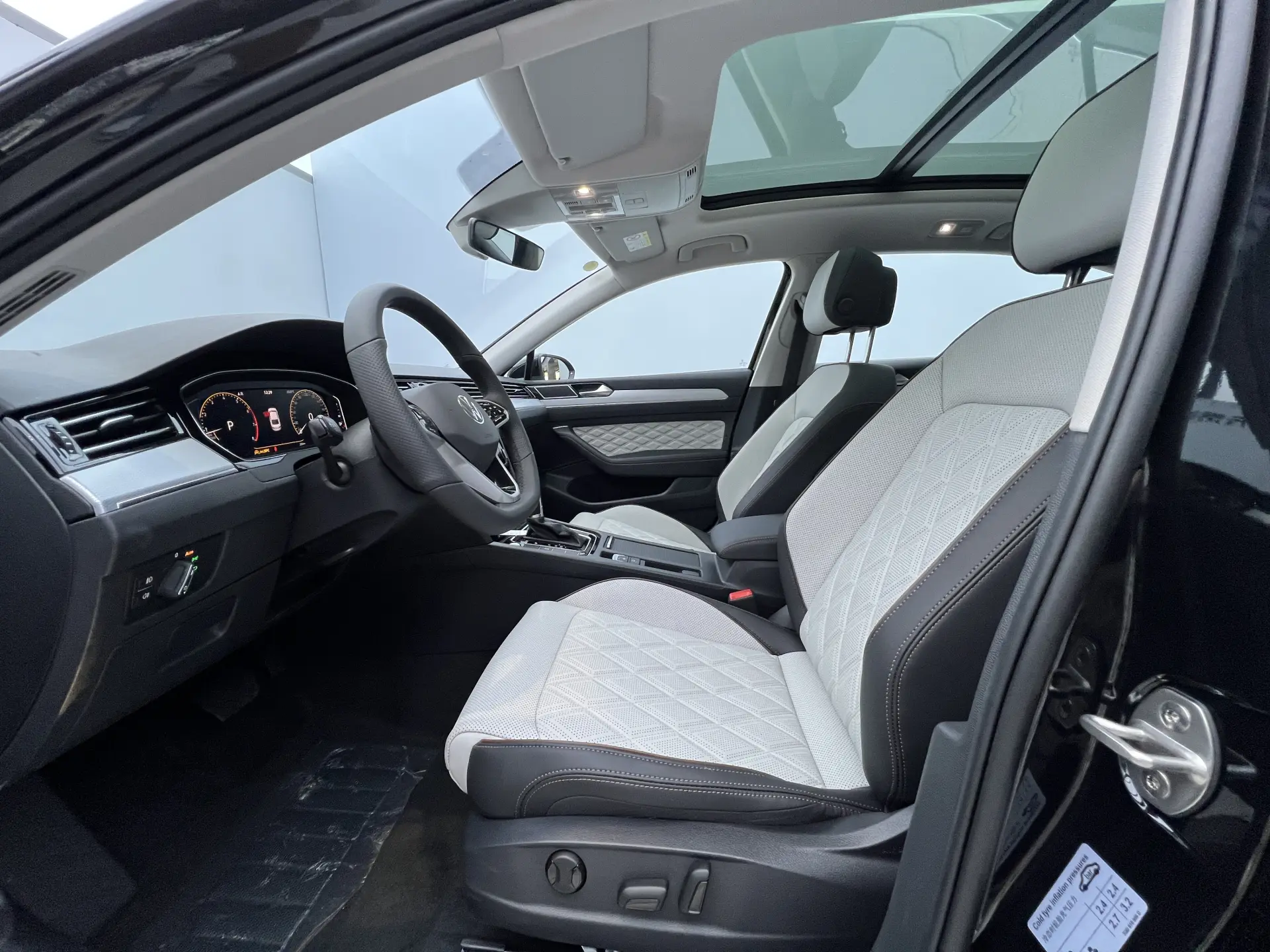 Volkswagen Magotan, 2025 7