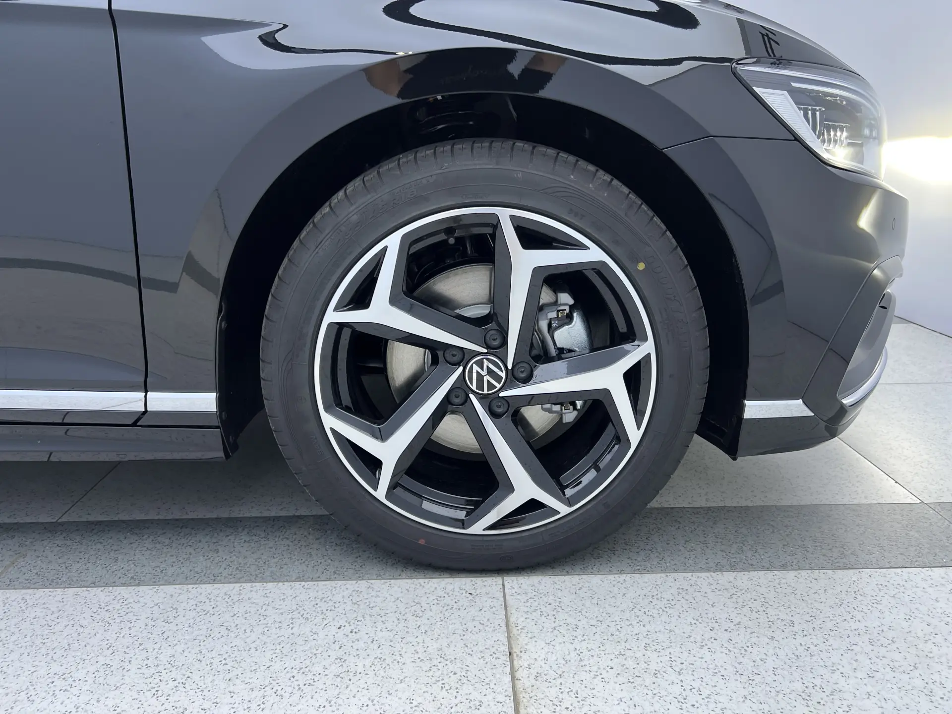 Volkswagen Magotan, 2025 13