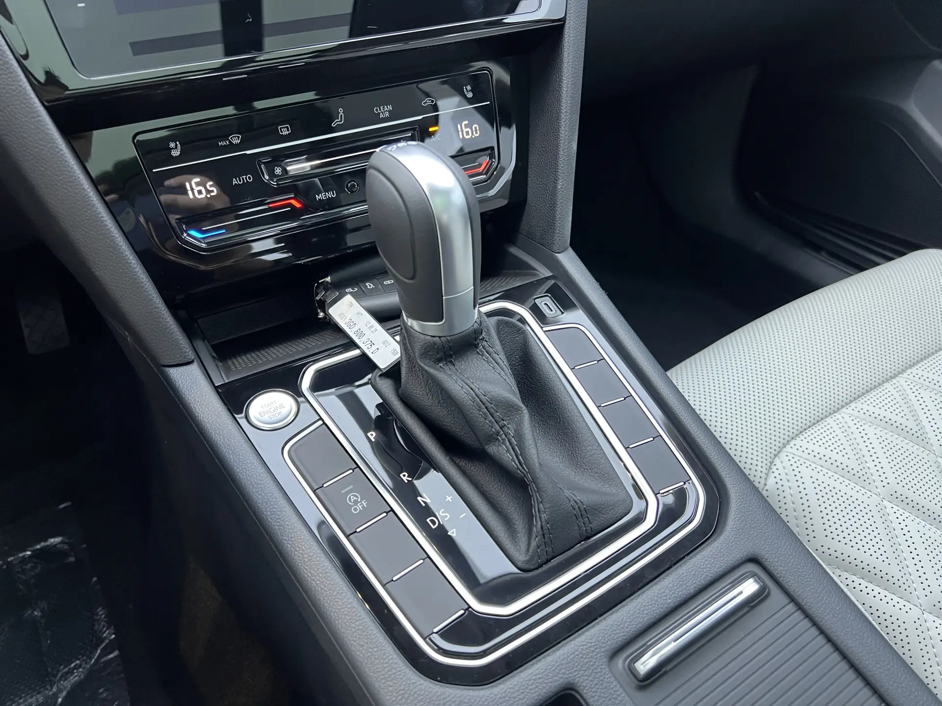Volkswagen Magotan, 2025 6