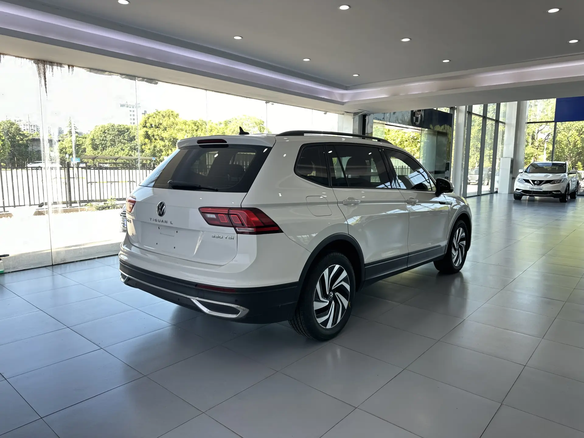 Volkswagen Tiguan L, 2022 3