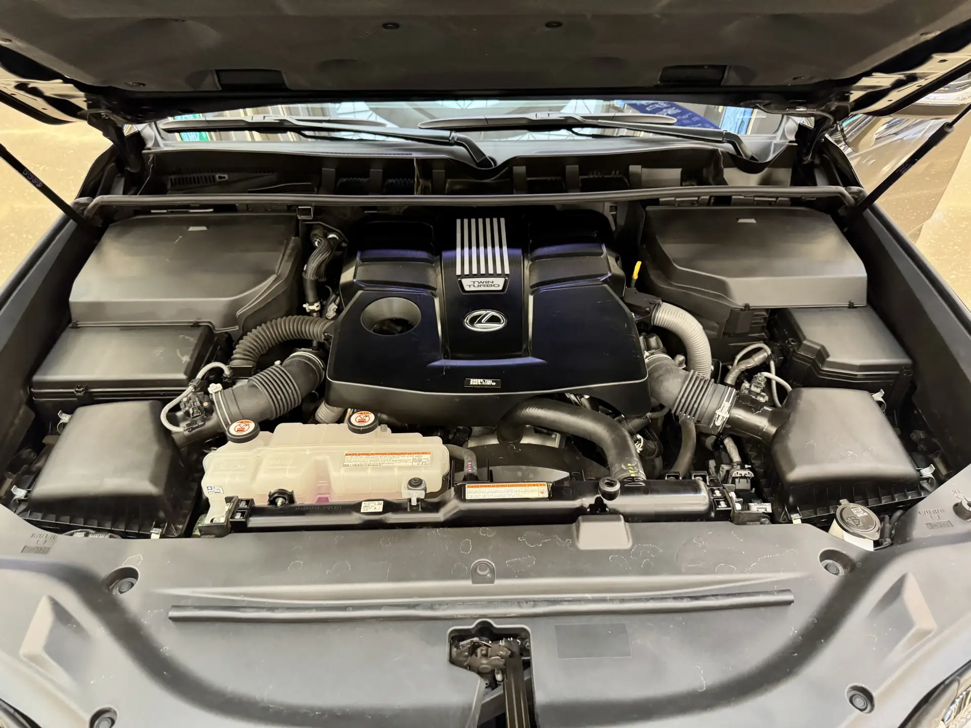Lexus LX 600, 2023 22