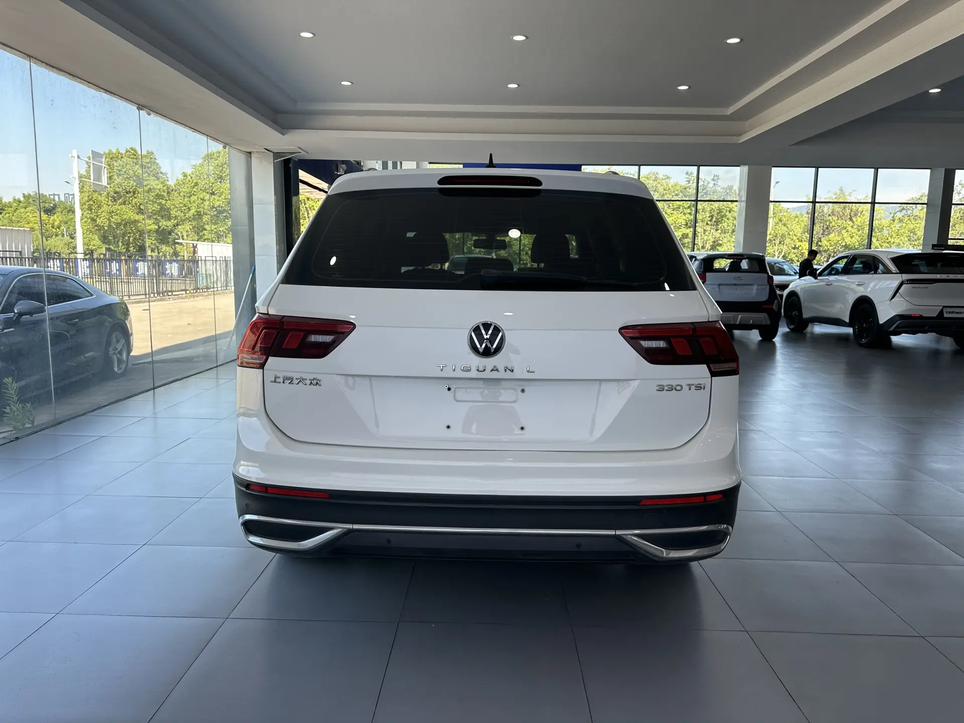 Volkswagen Tiguan L, 2022 4