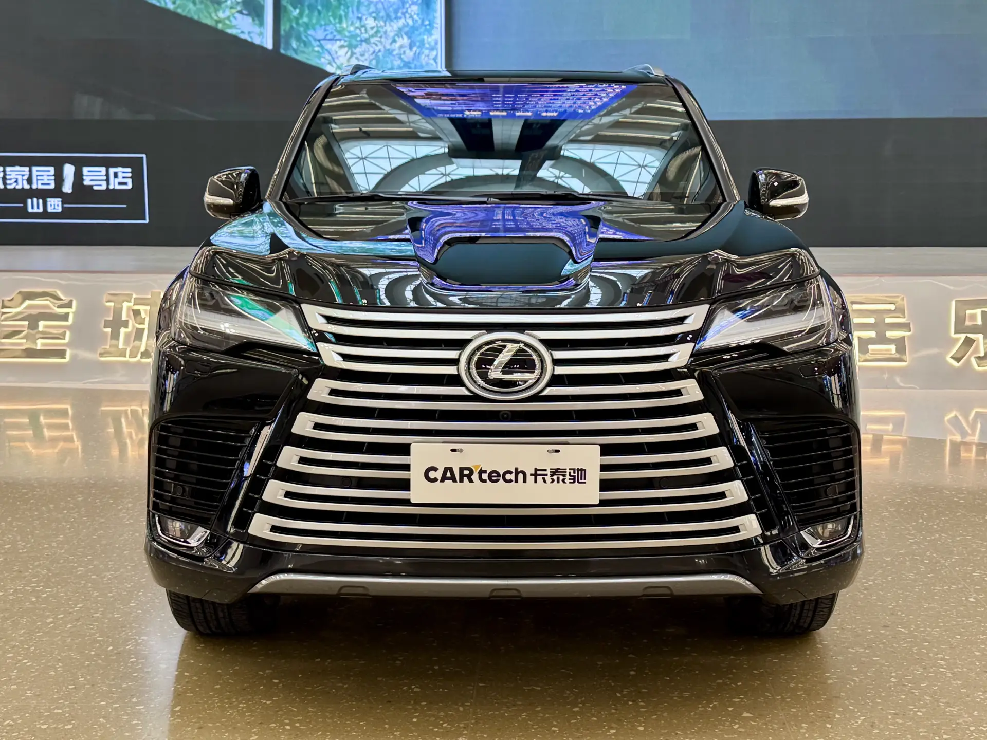 Lexus LX 600, 2023 2