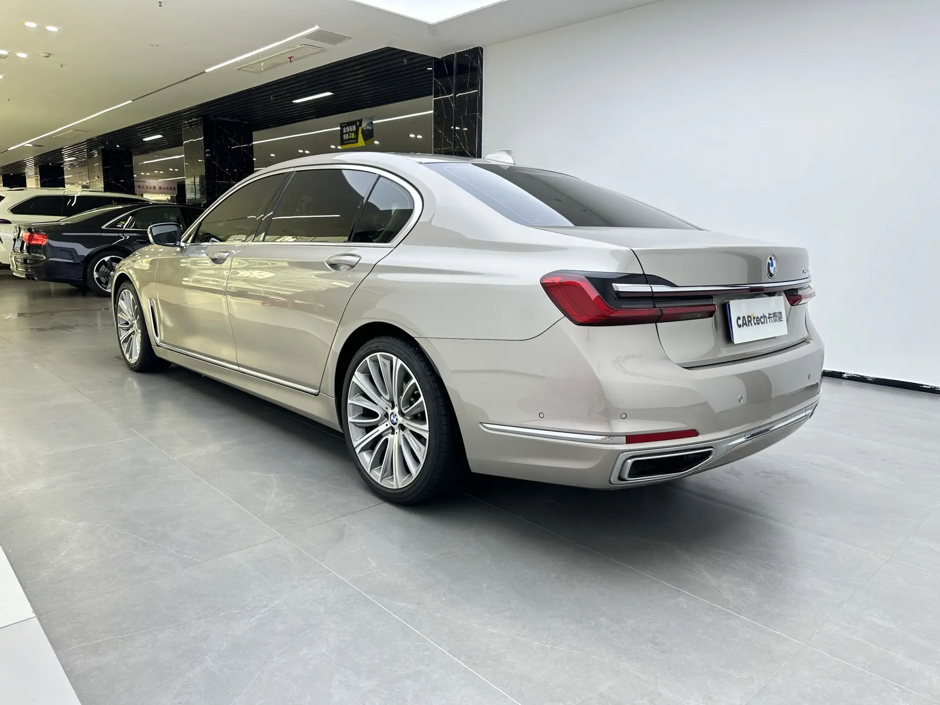 BMW 740Li, 2022 7