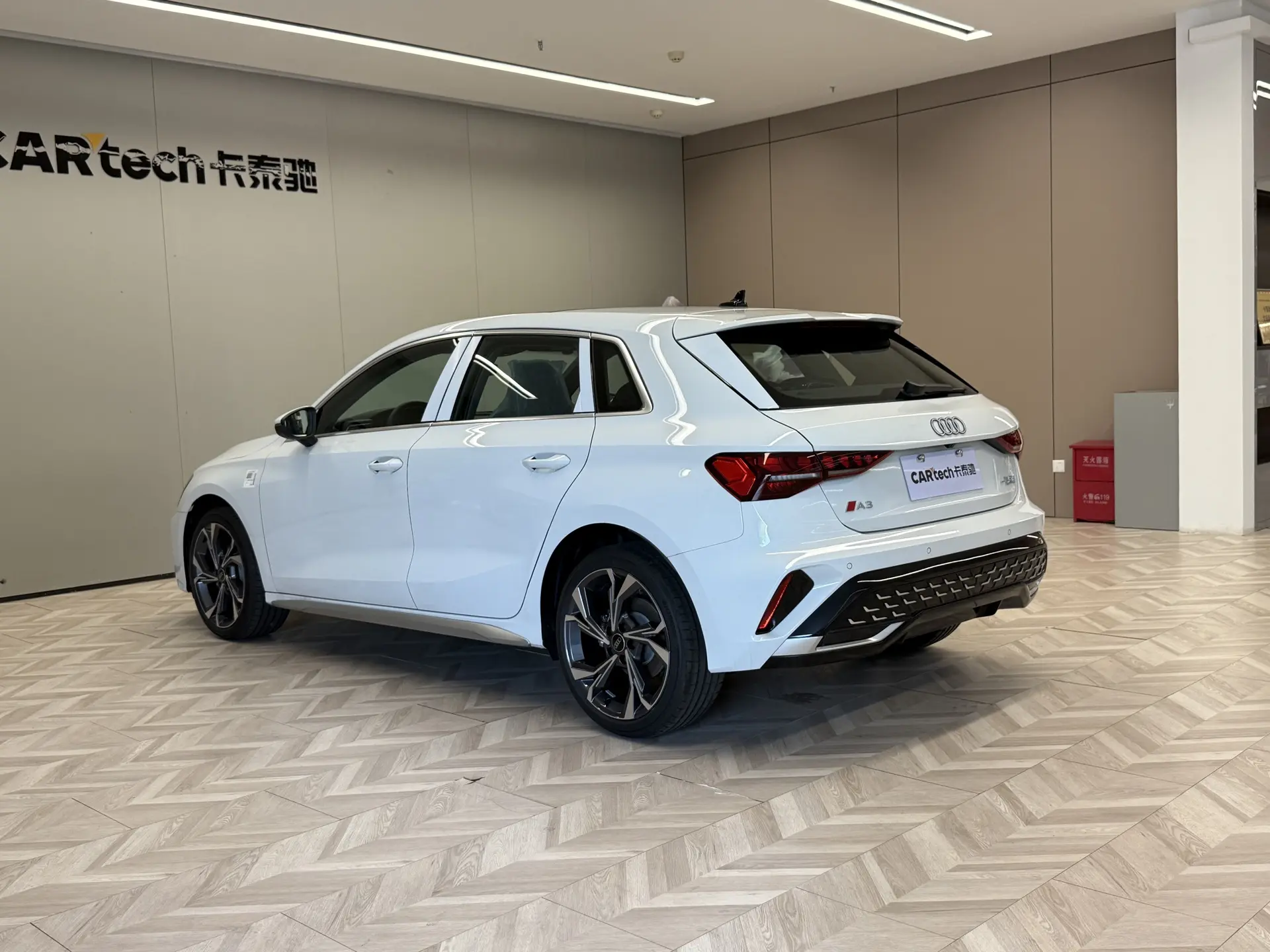 Audi Flying Spur, 2024 7