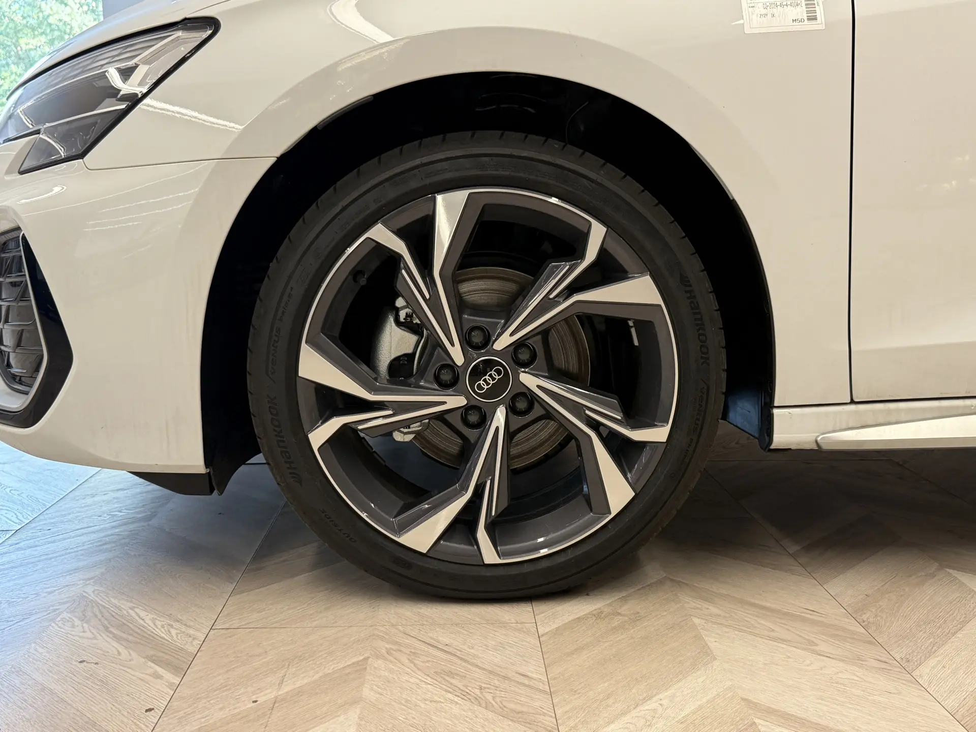 Audi Flying Spur, 2024 11