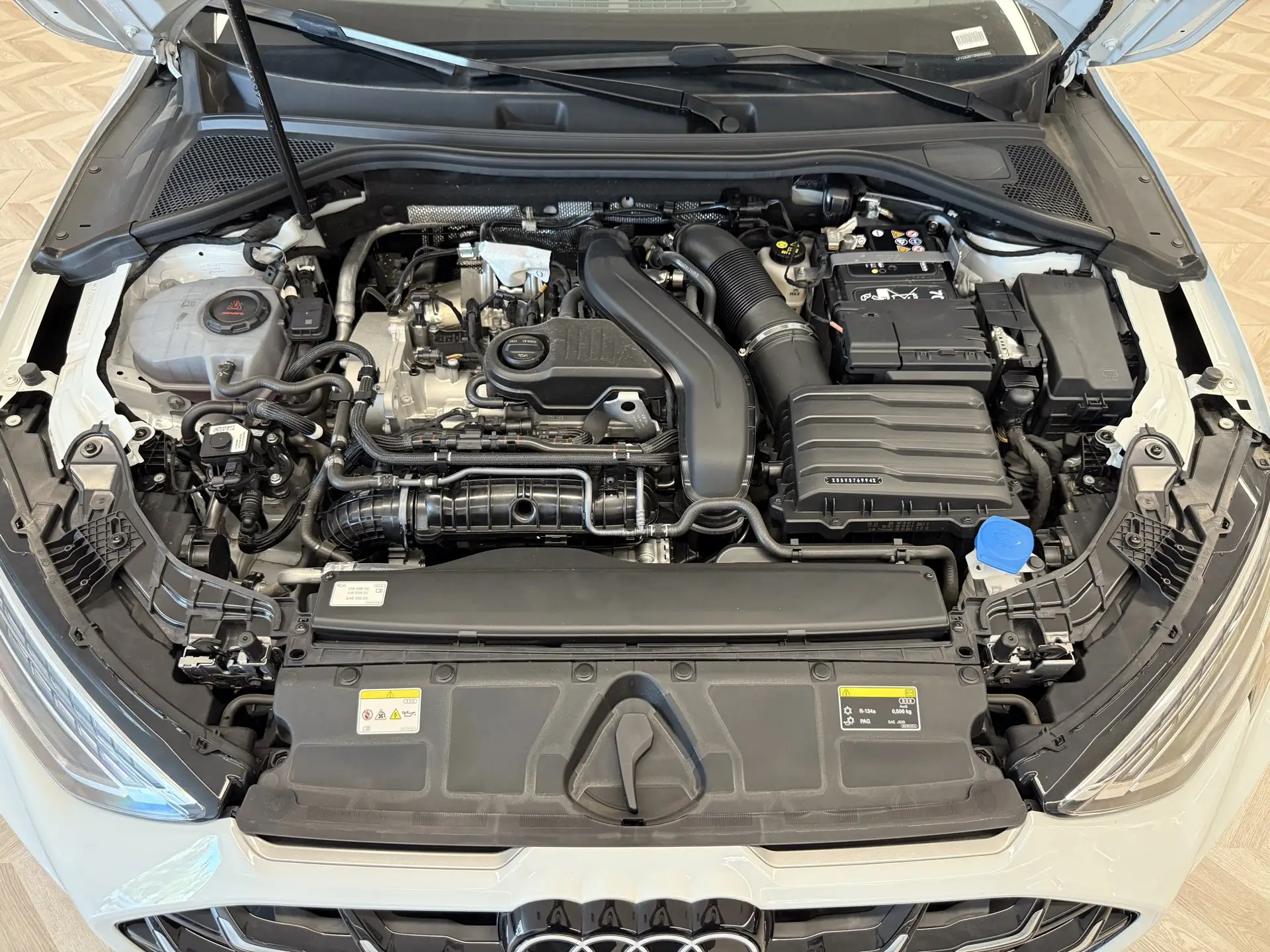 Audi Flying Spur, 2024 12
