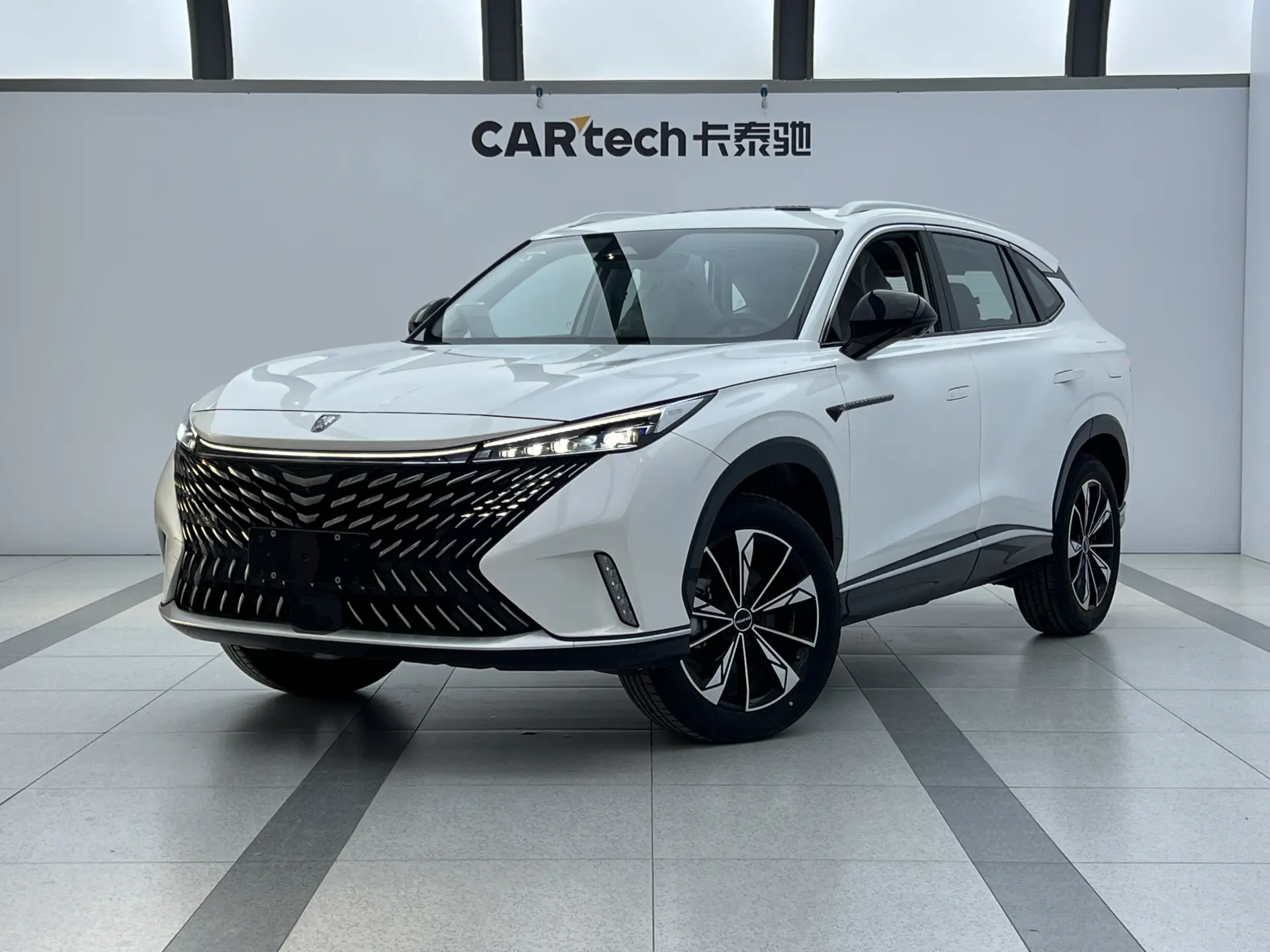 Roewe eRX5