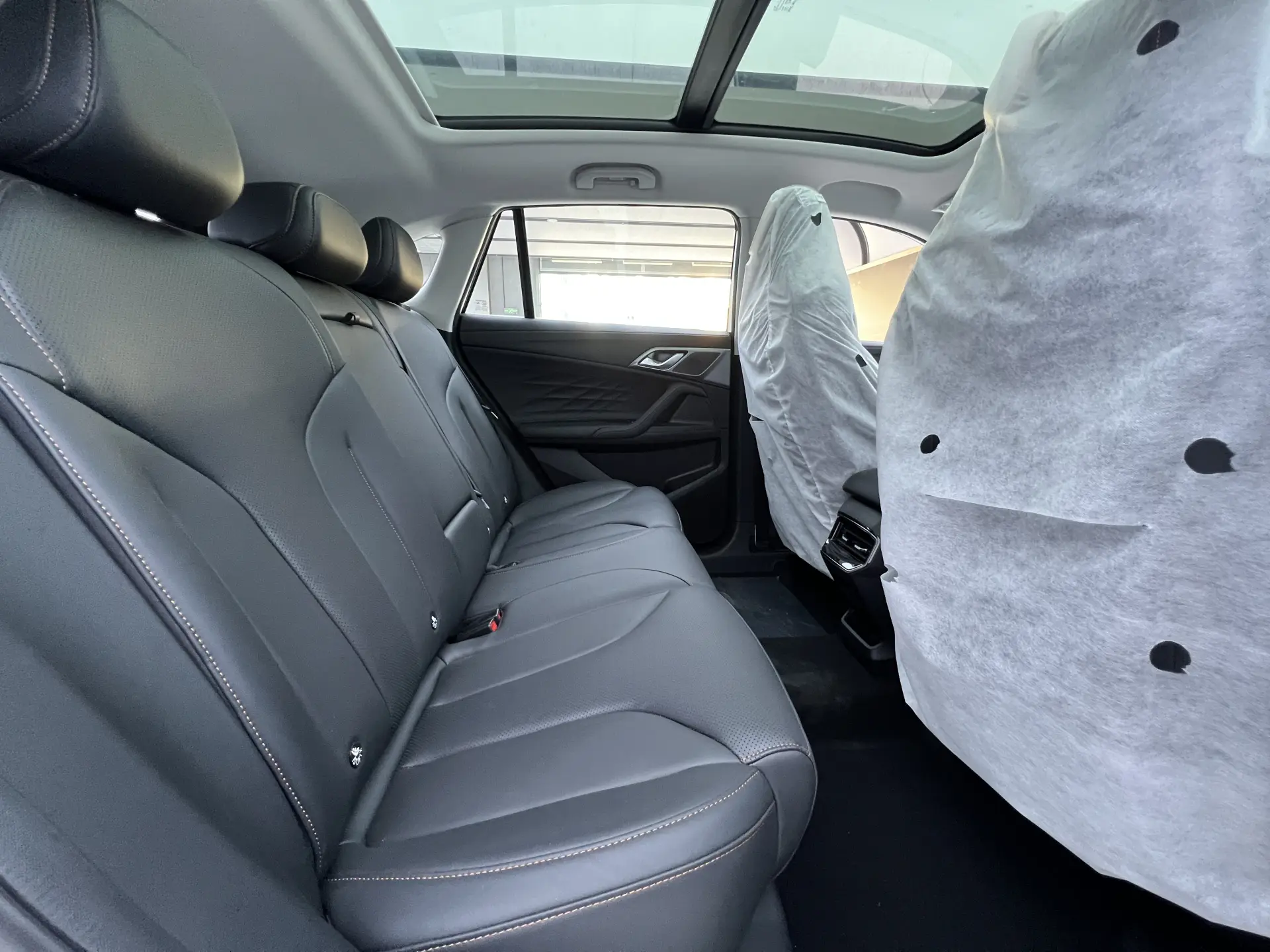 Roewe eRX5, 2023 12