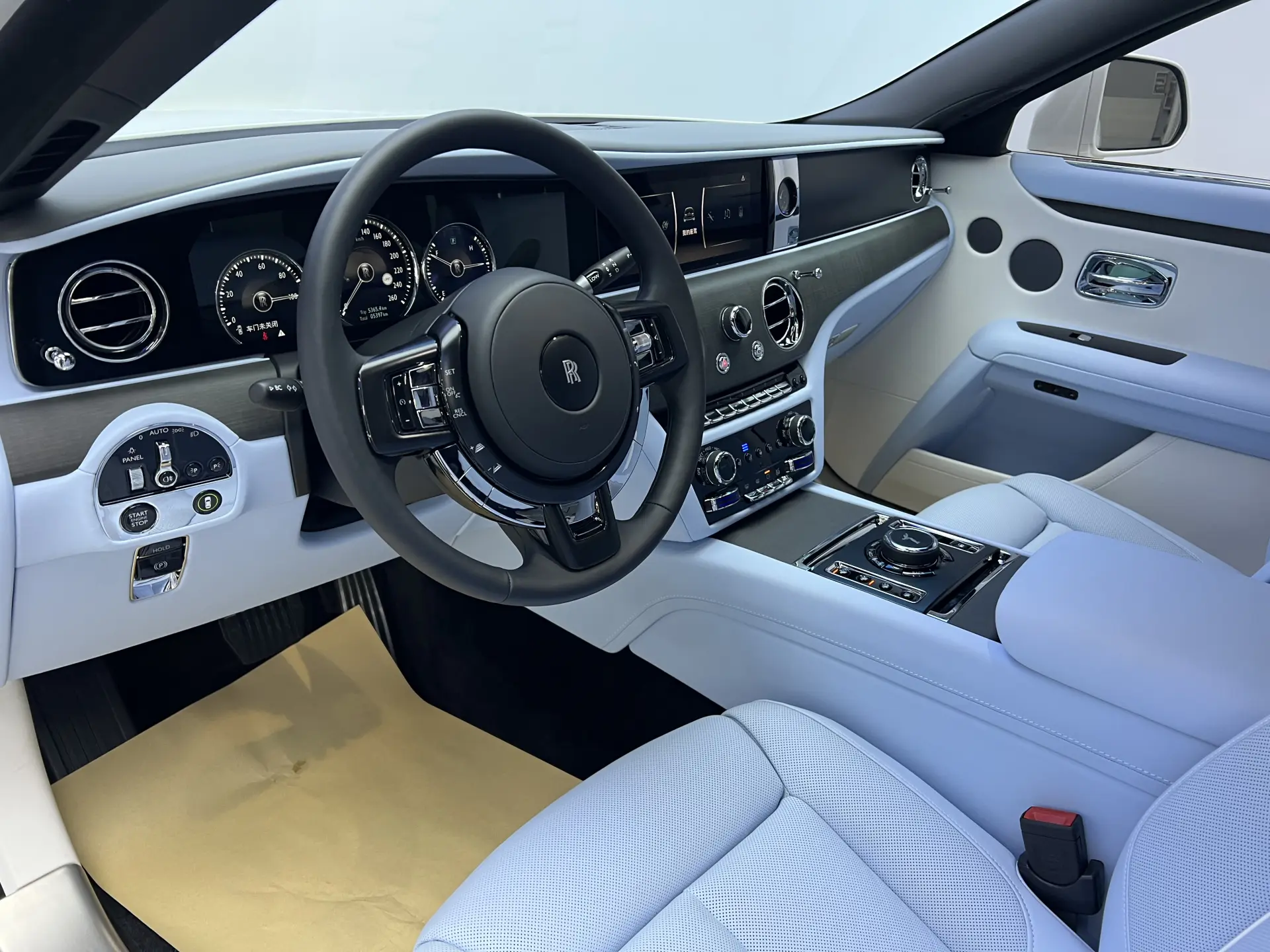 Rolls-Royce Ghost, 2025 20