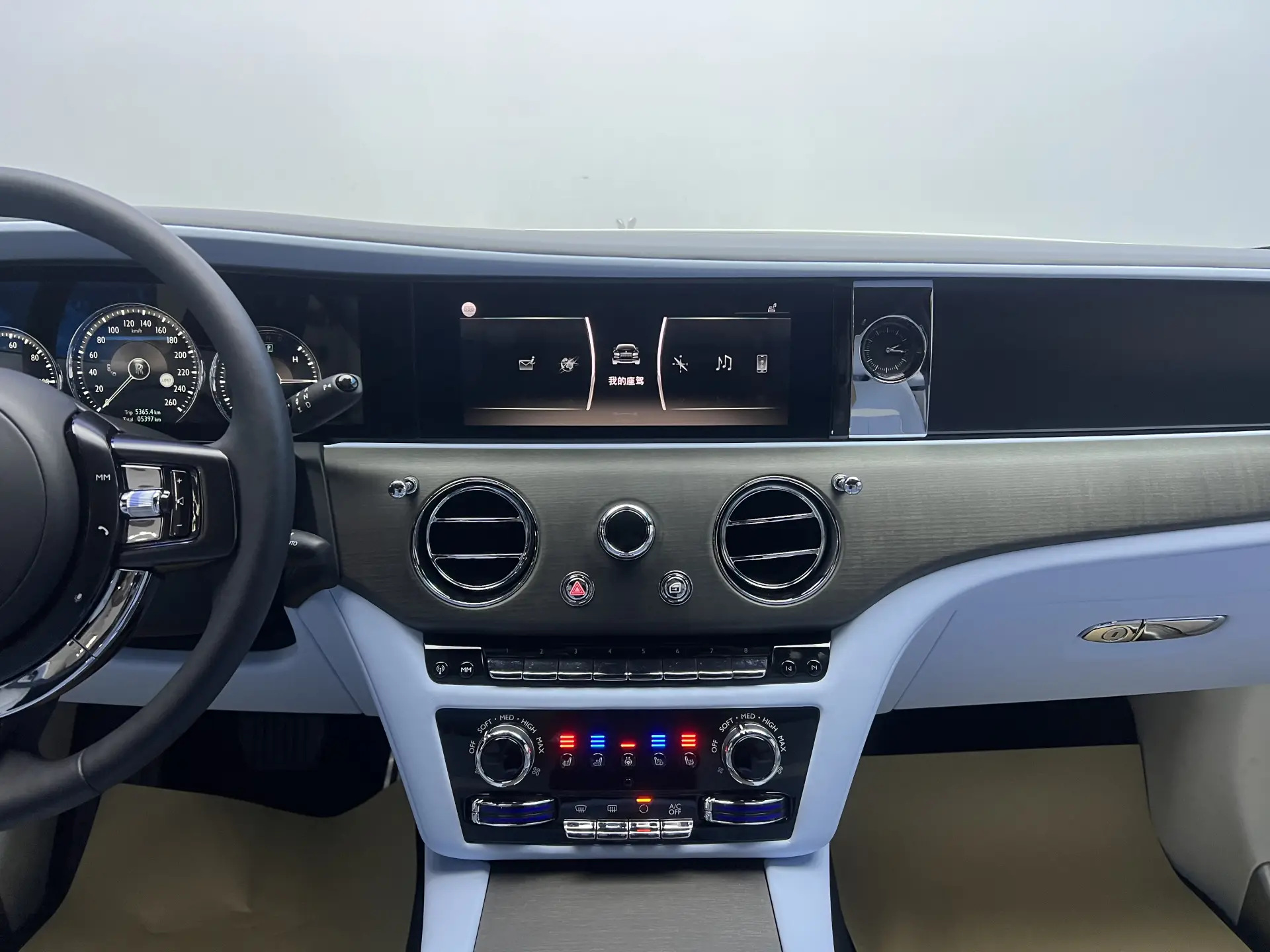Rolls-Royce Ghost, 2025 23