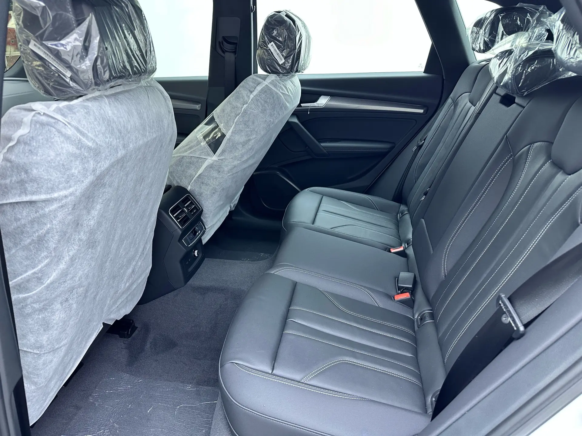 Audi Q5L 40, 2025 16