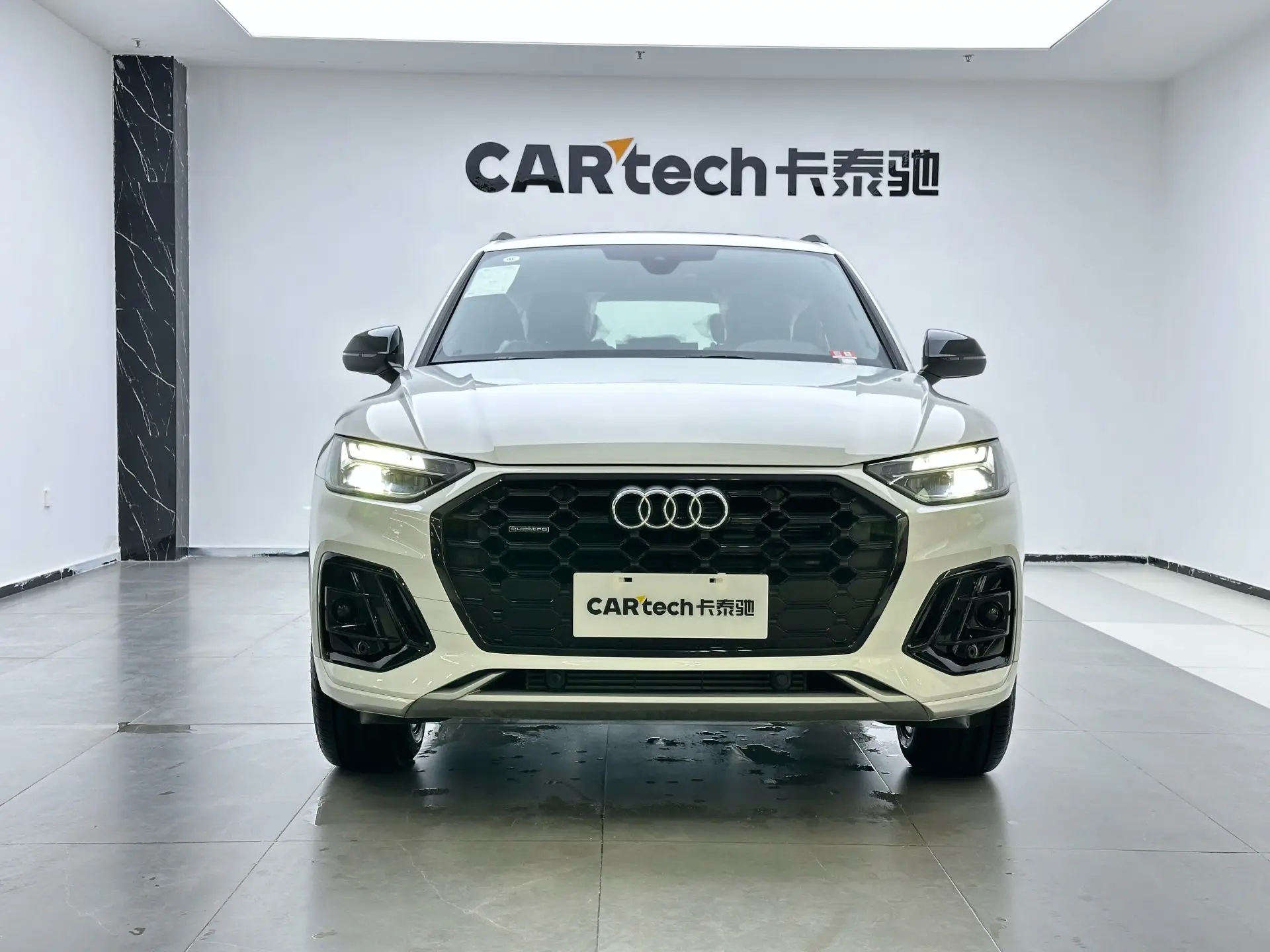 Audi Q5L 40, 2025 3