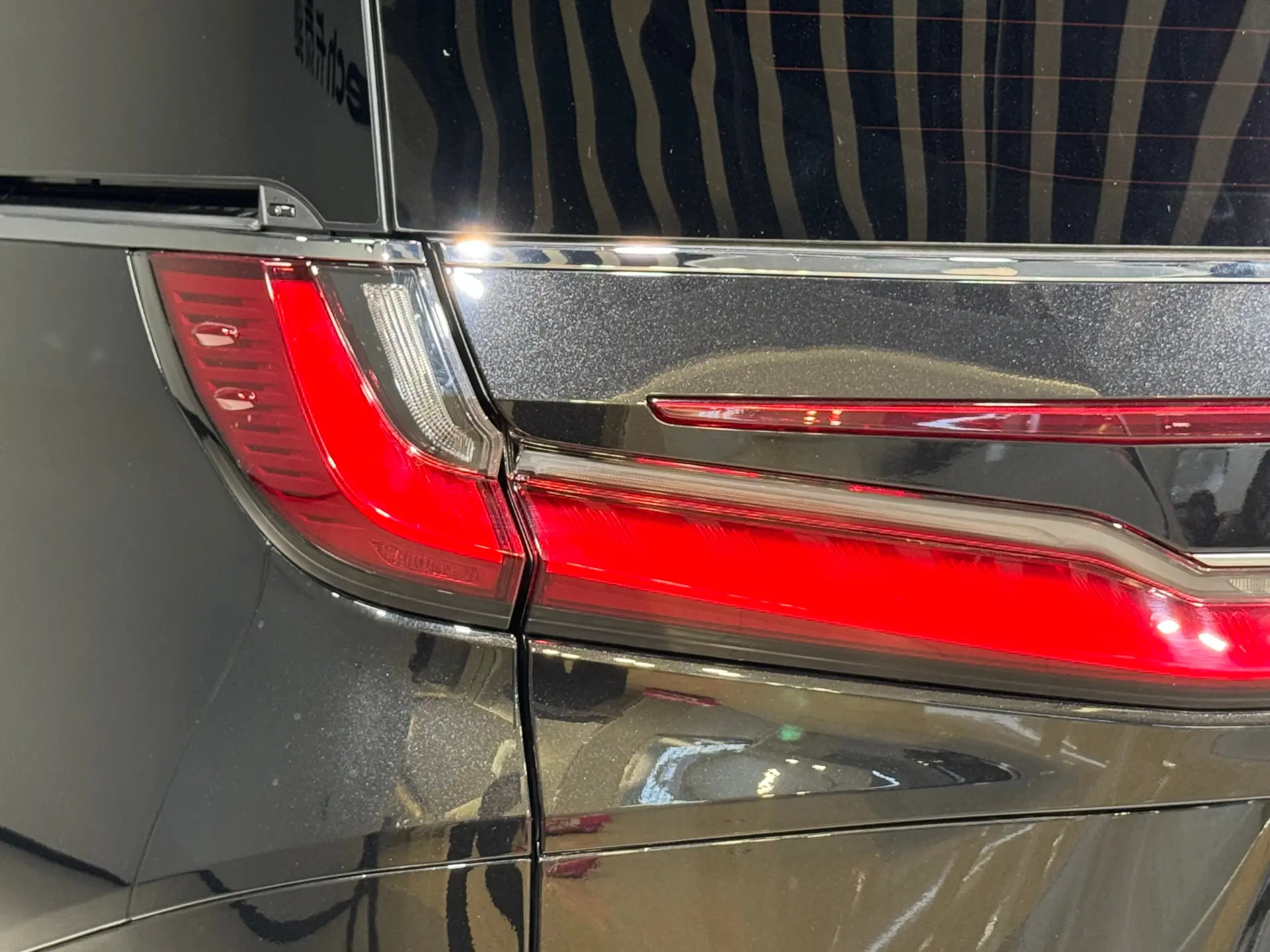 Lexus LM 350h, 2024 10