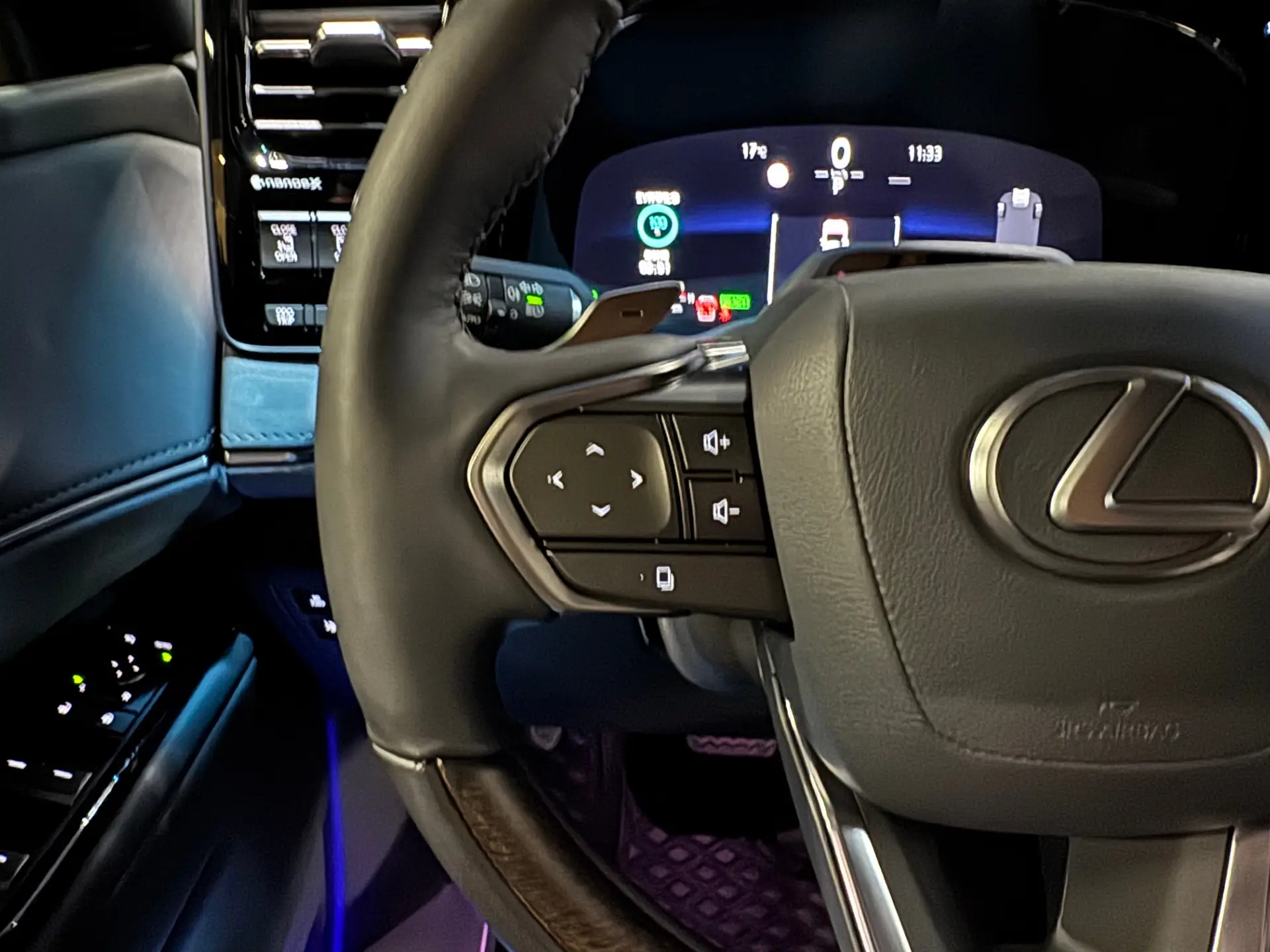 Lexus LM 350h, 2024 15