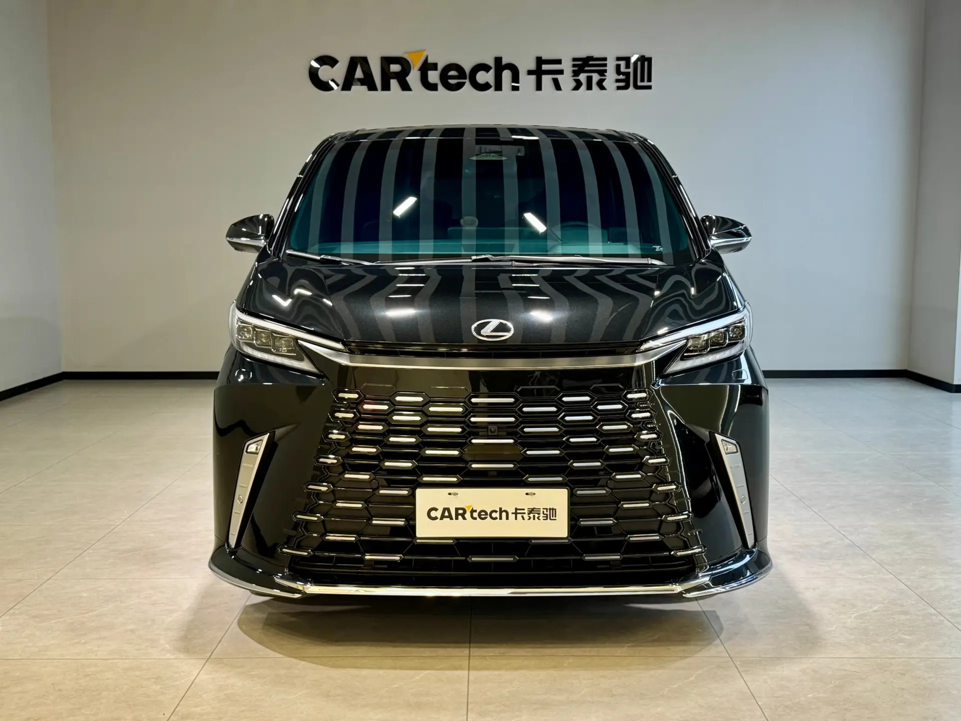 Lexus LM 350h, 2024 2