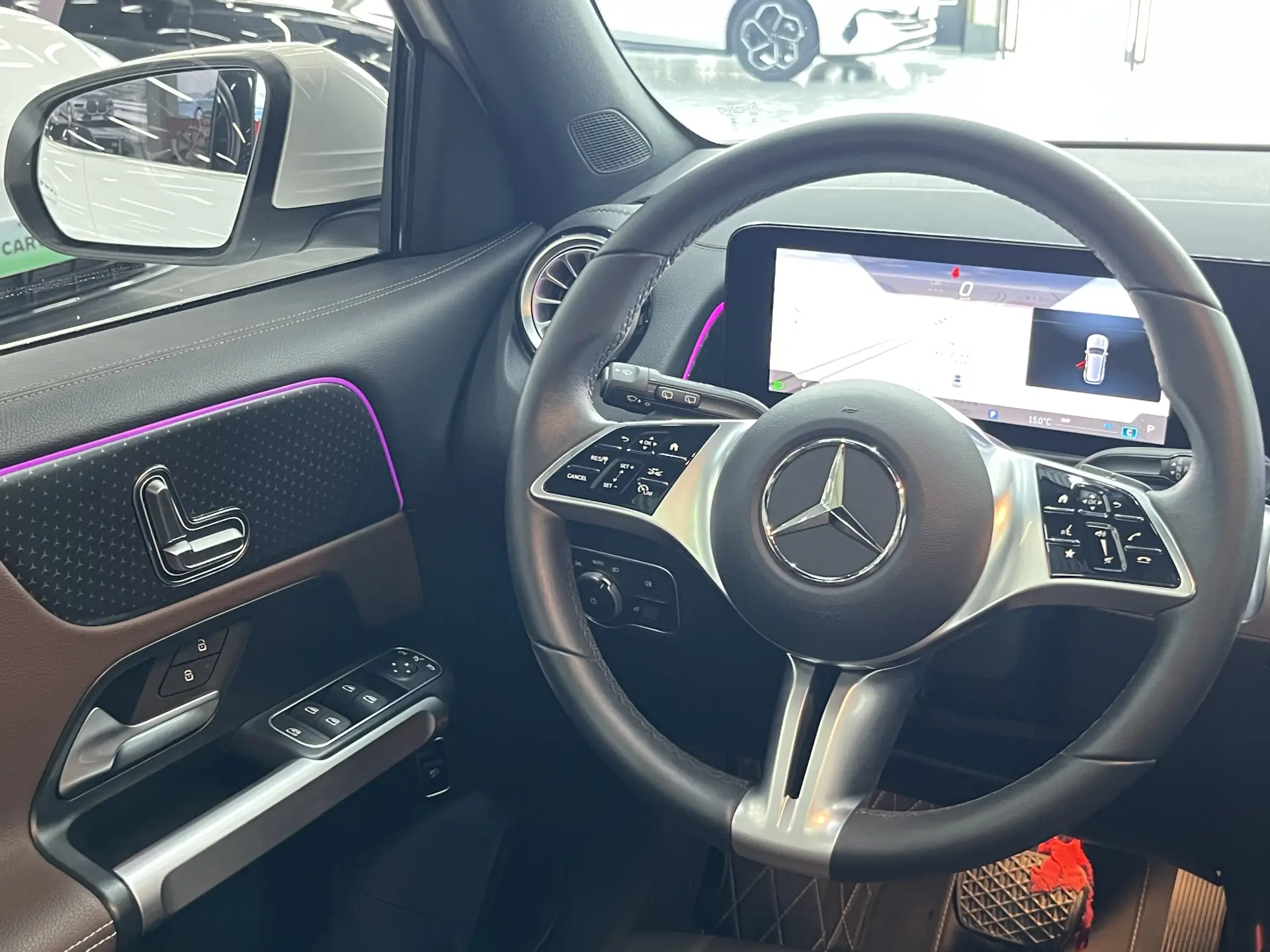 Mercedes-Benz GLB, 2024 11