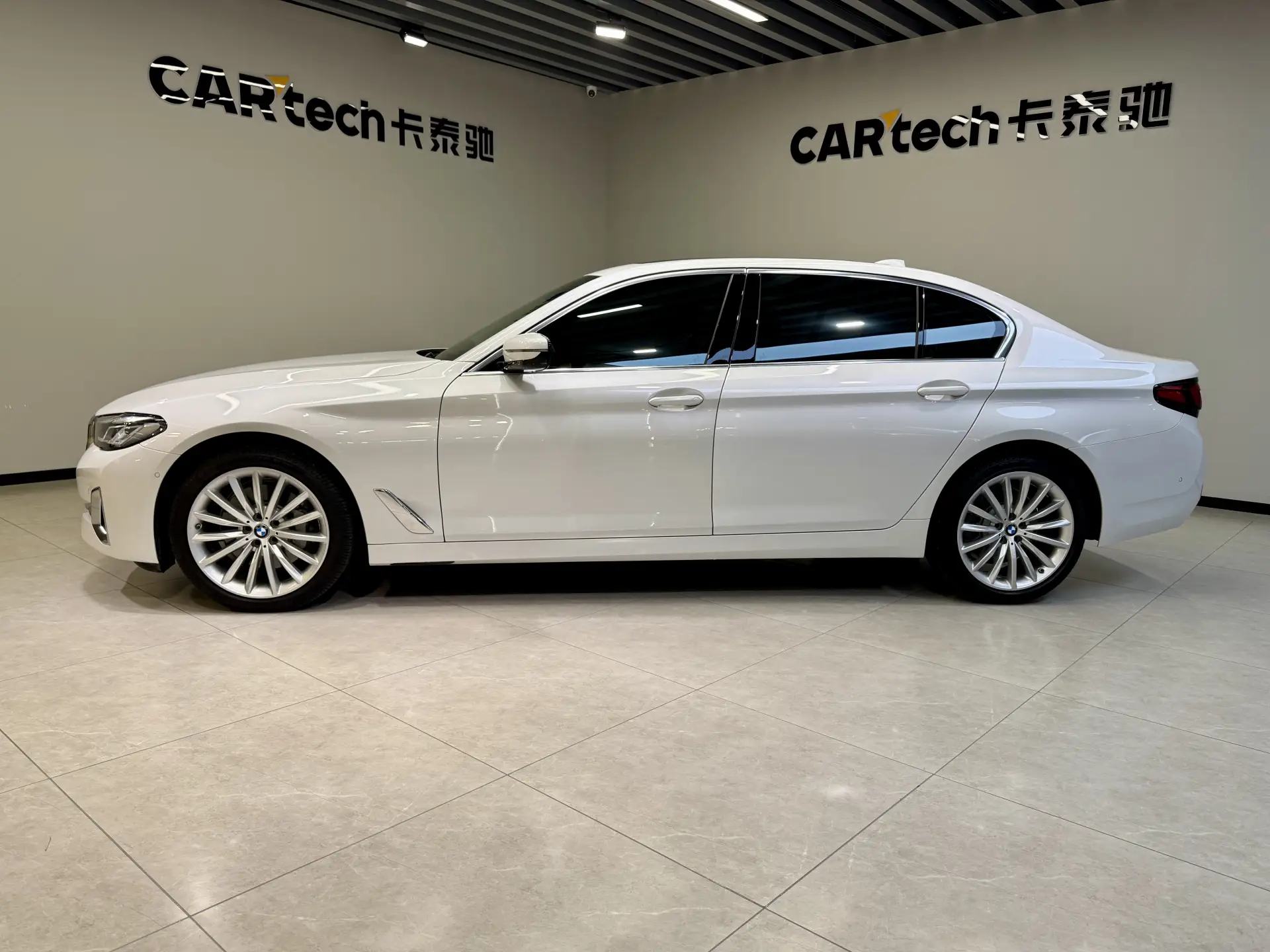 BMW 530Li, 2023 7