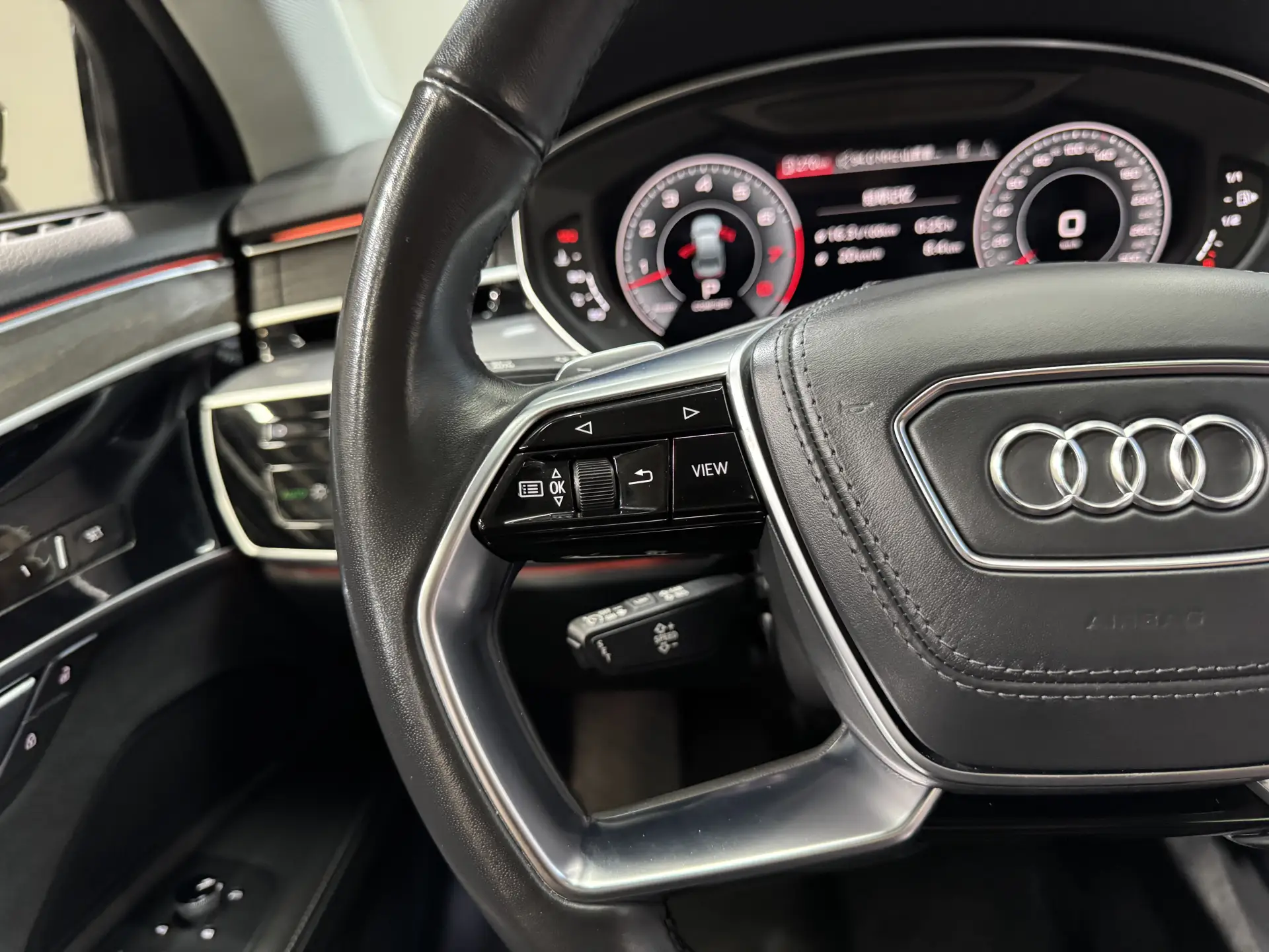 Audi A8L 50 TFSI, 2023 15
