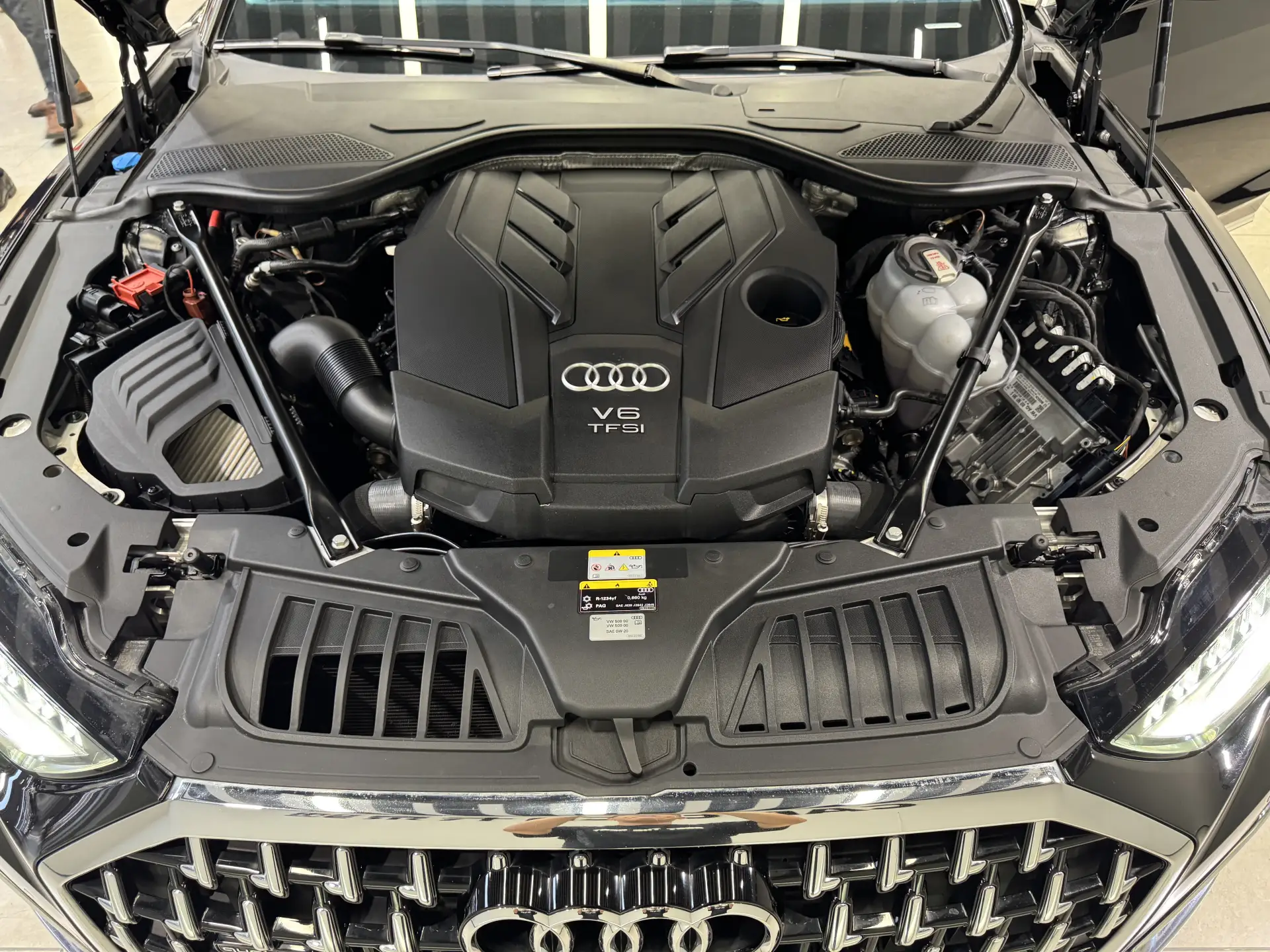 Audi A8L 50 TFSI, 2023 19