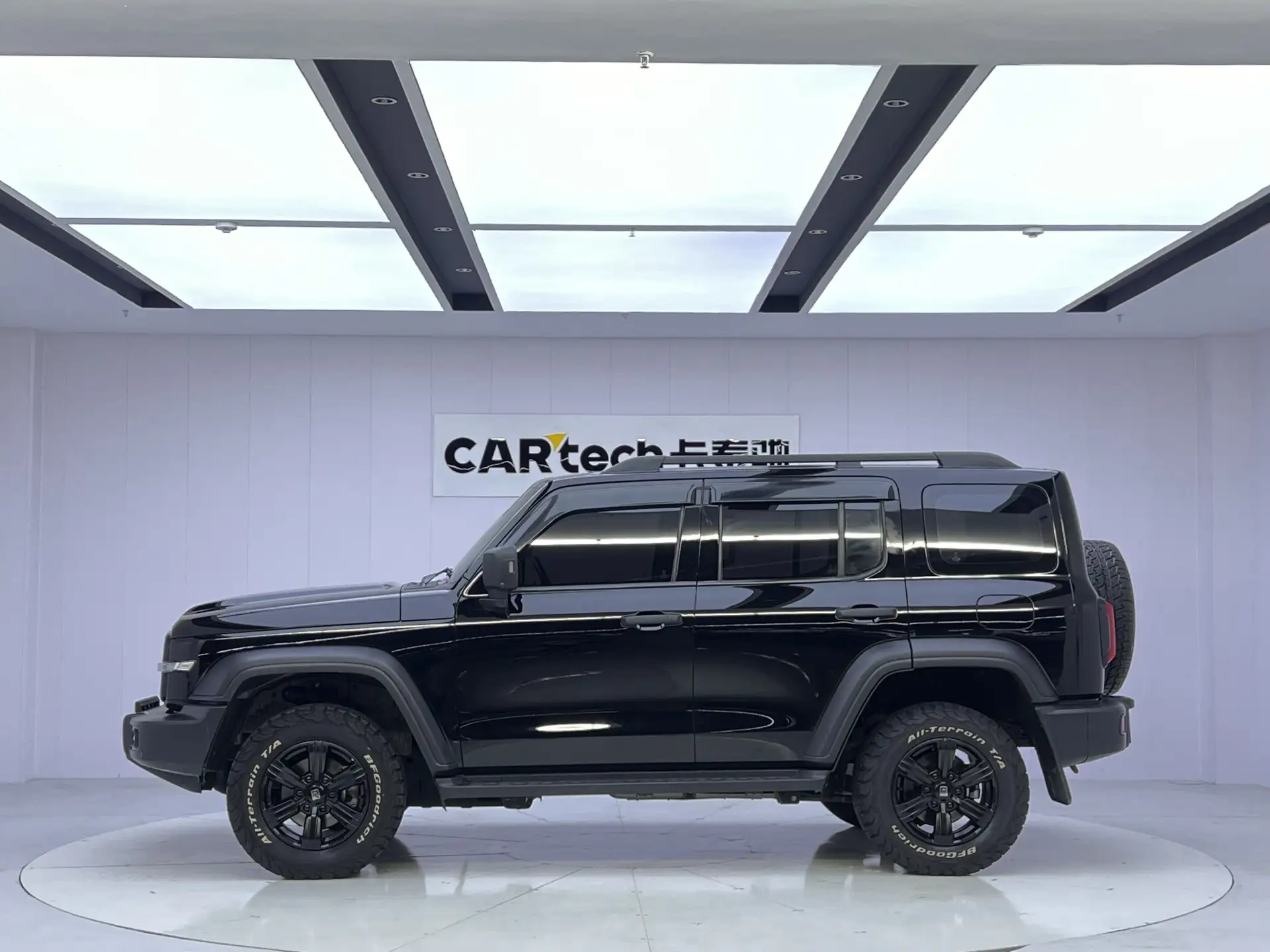Tank 300, 2021 8