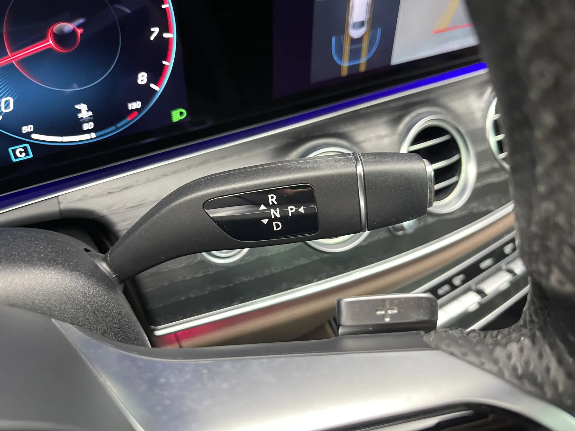 Mercedes-Benz E 260 L, 2022 15