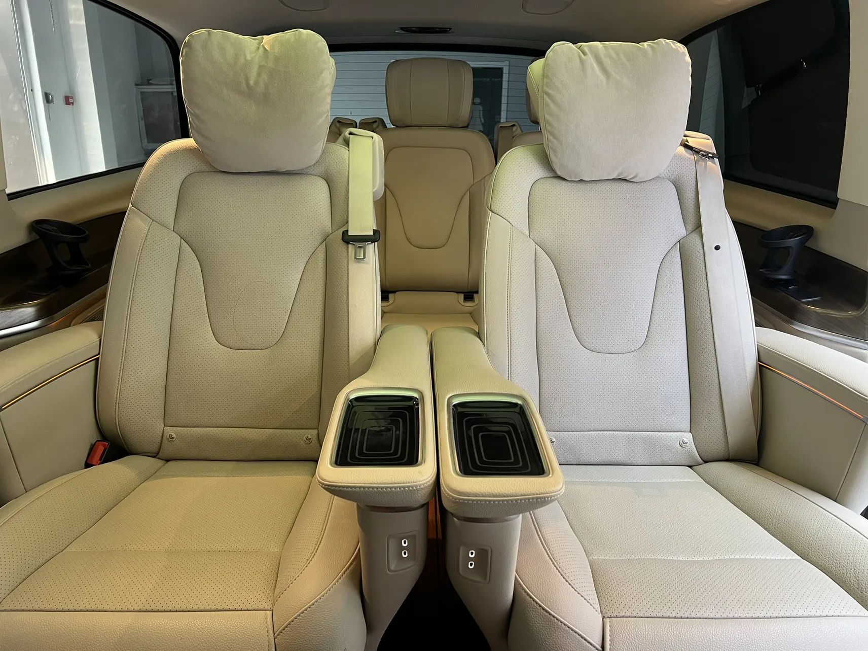 Mercedes-Benz V, 2023 4
