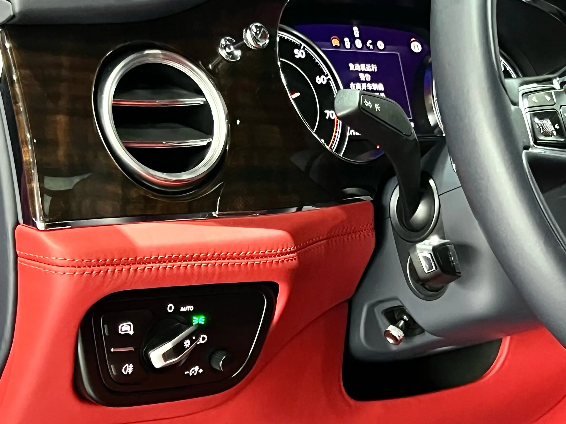 Bentley Bentayga, 2019 все фото