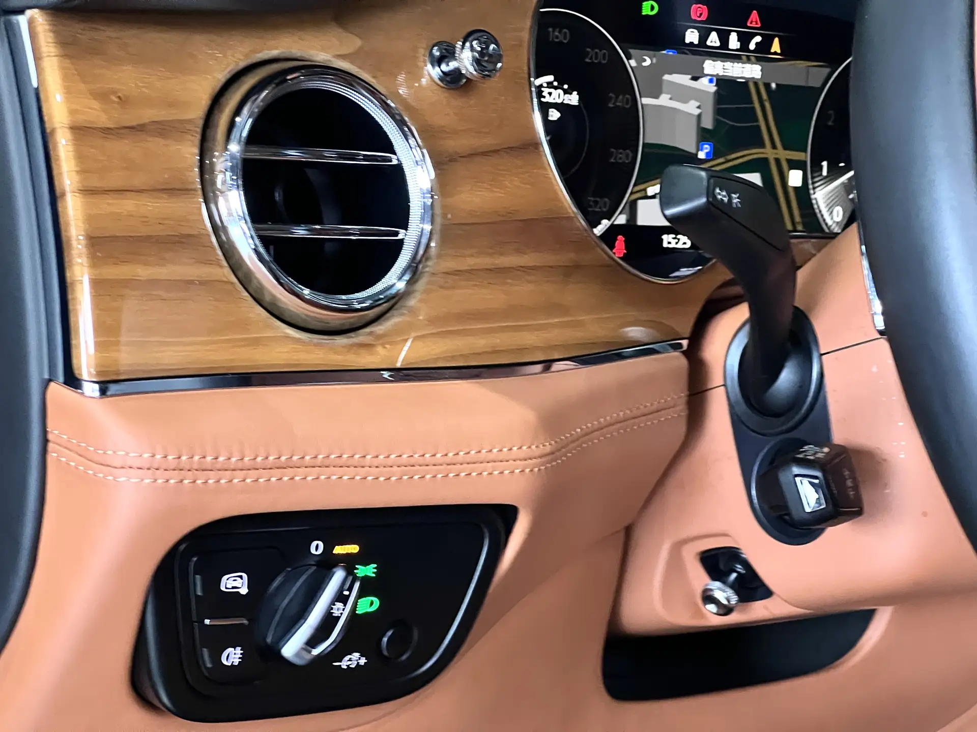 Bentley Bentayga, 2021 17