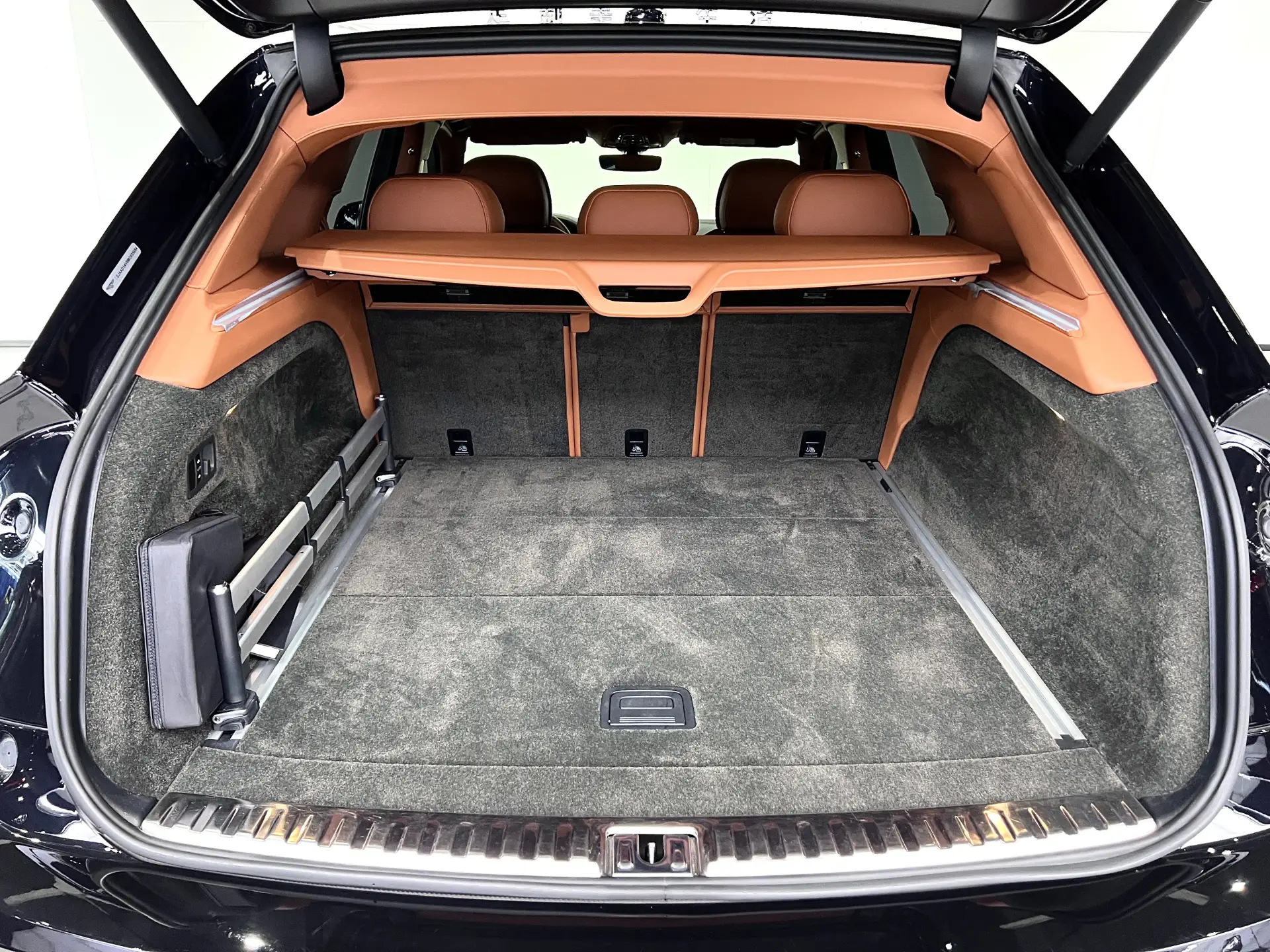 Bentley Bentayga, 2021 28