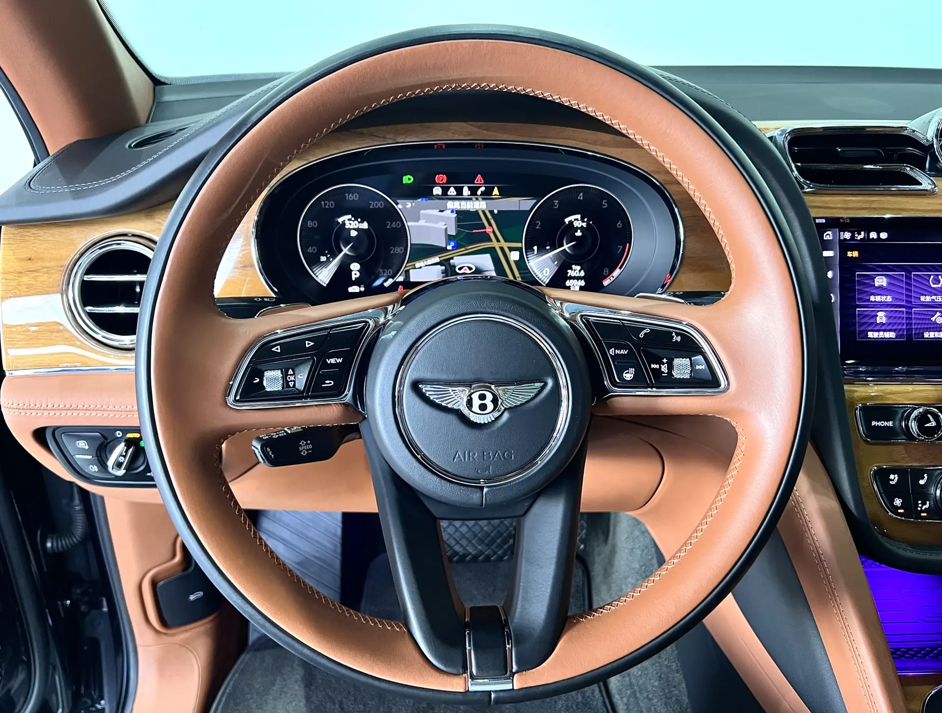 Bentley Bentayga, 2021 19