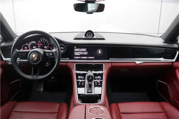 Porsche Panamera, 2023 3