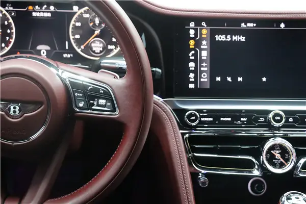 Bentley Flying Spur, 2023 12
