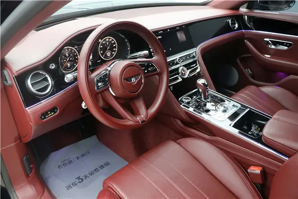 Bentley Flying Spur, 2023 9