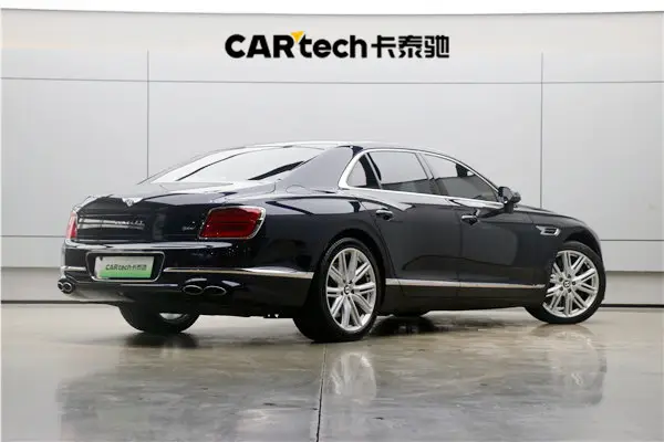 Bentley Flying Spur, 2023 8