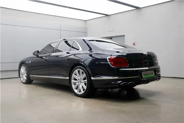 Bentley Flying Spur, 2023 14