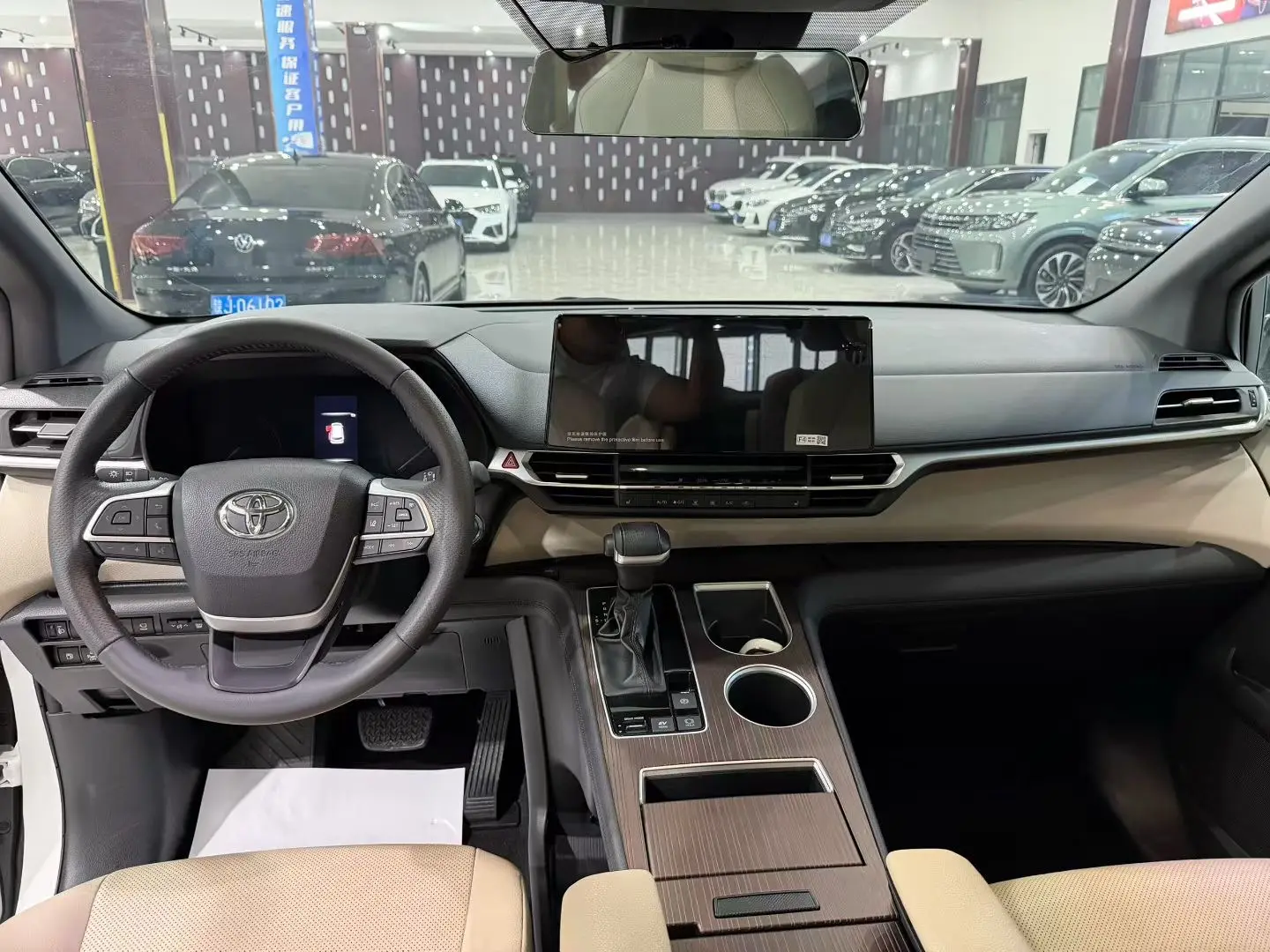 Toyota Granvia, 2024 10