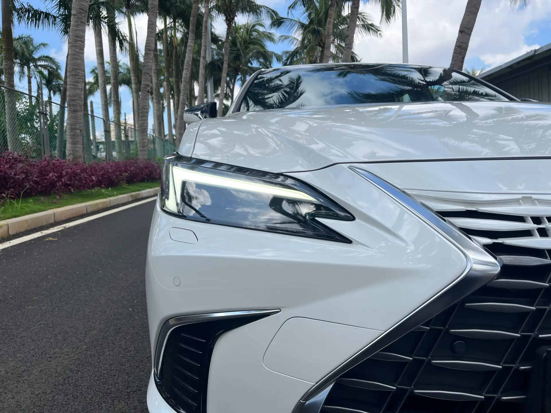 Lexus ES 300h, 2025 7