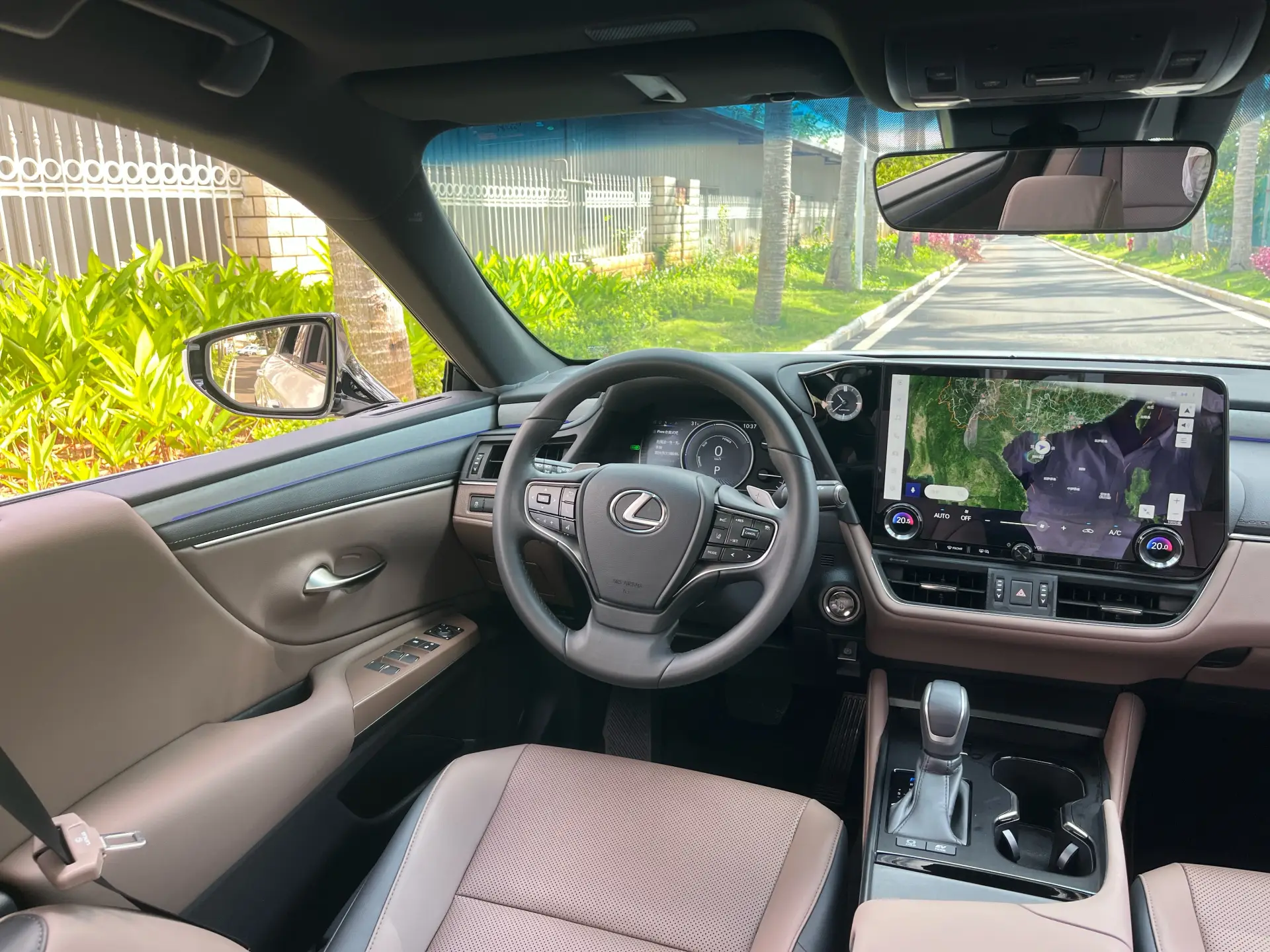 Lexus ES 300h, 2025 14